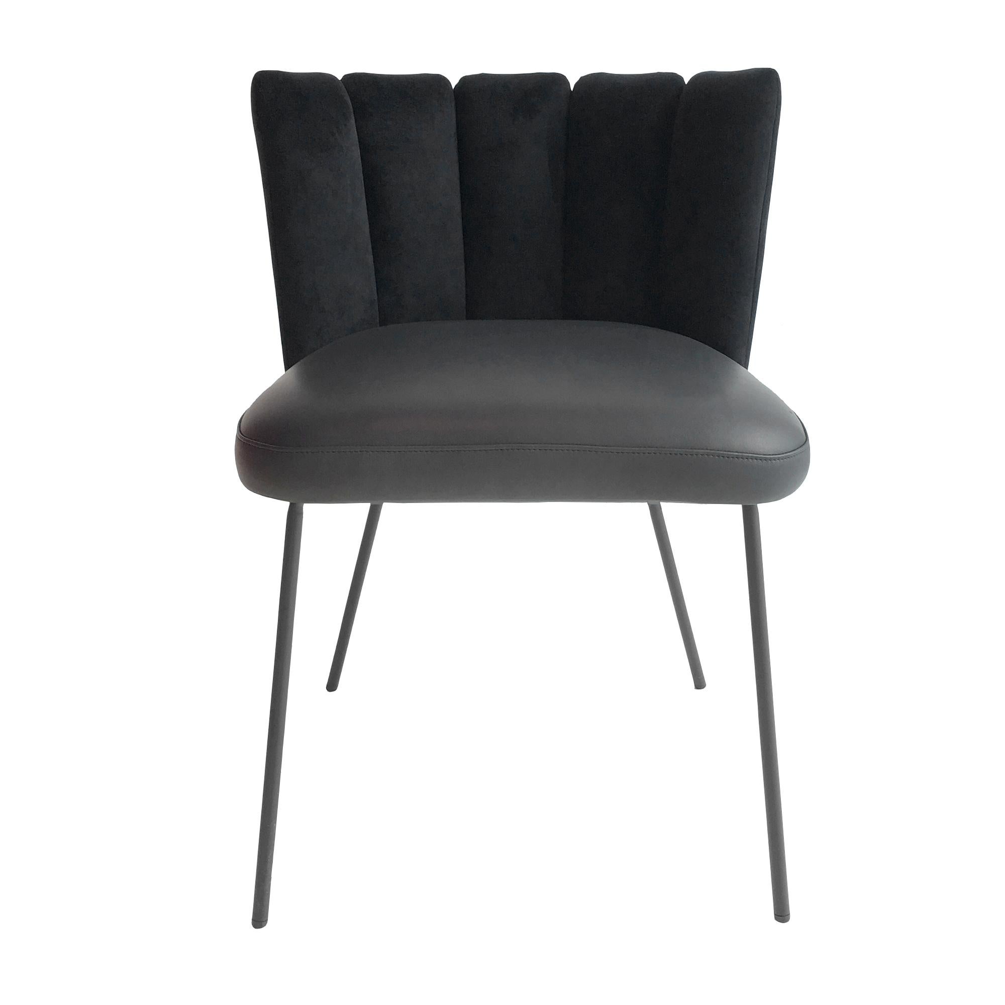 Allemand En stock à Los Angeles, ensemble de 2 chaises de salle à manger en velours Gaia noir (5 dossiers) en vente