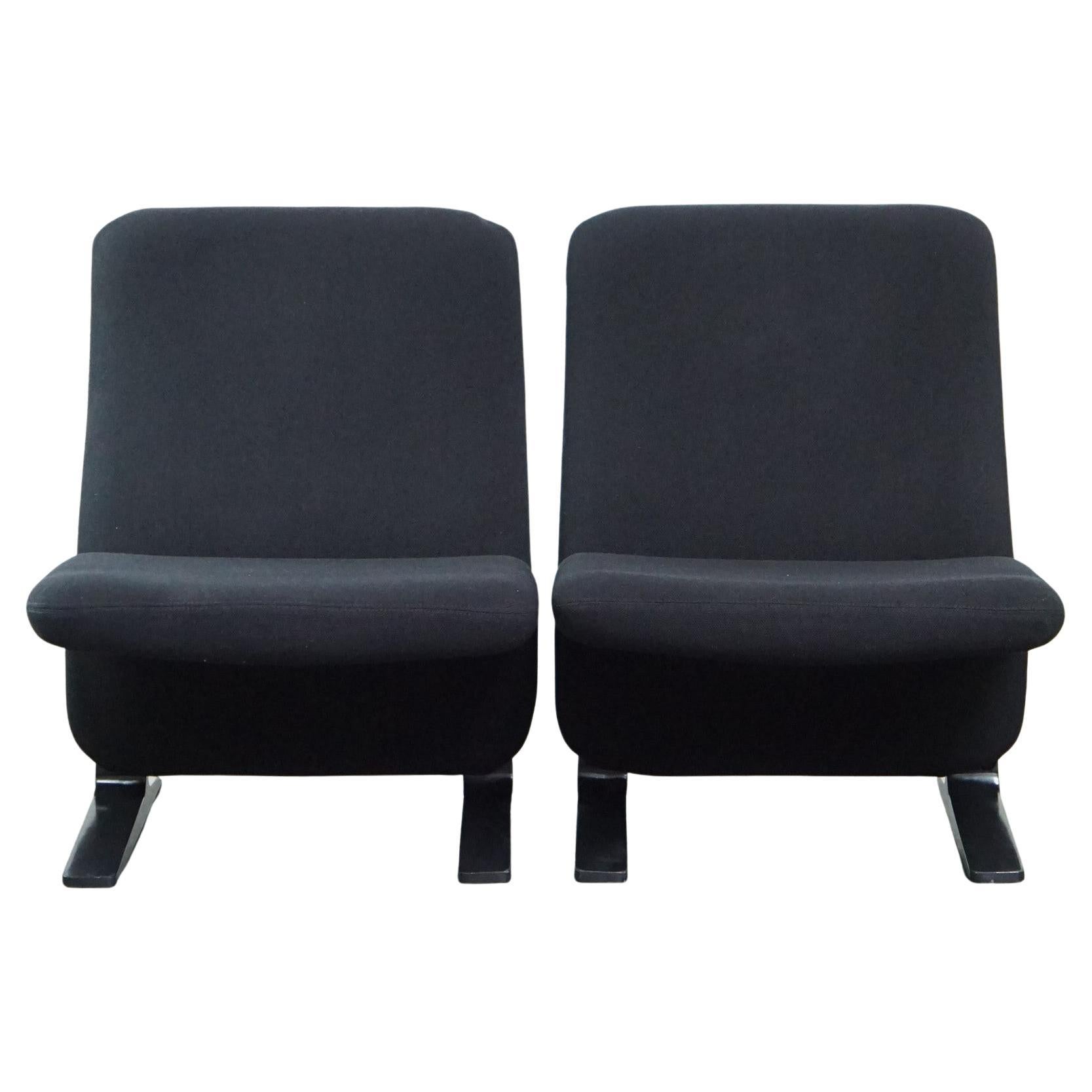 Set di 2 poltrone nere dal design vintage