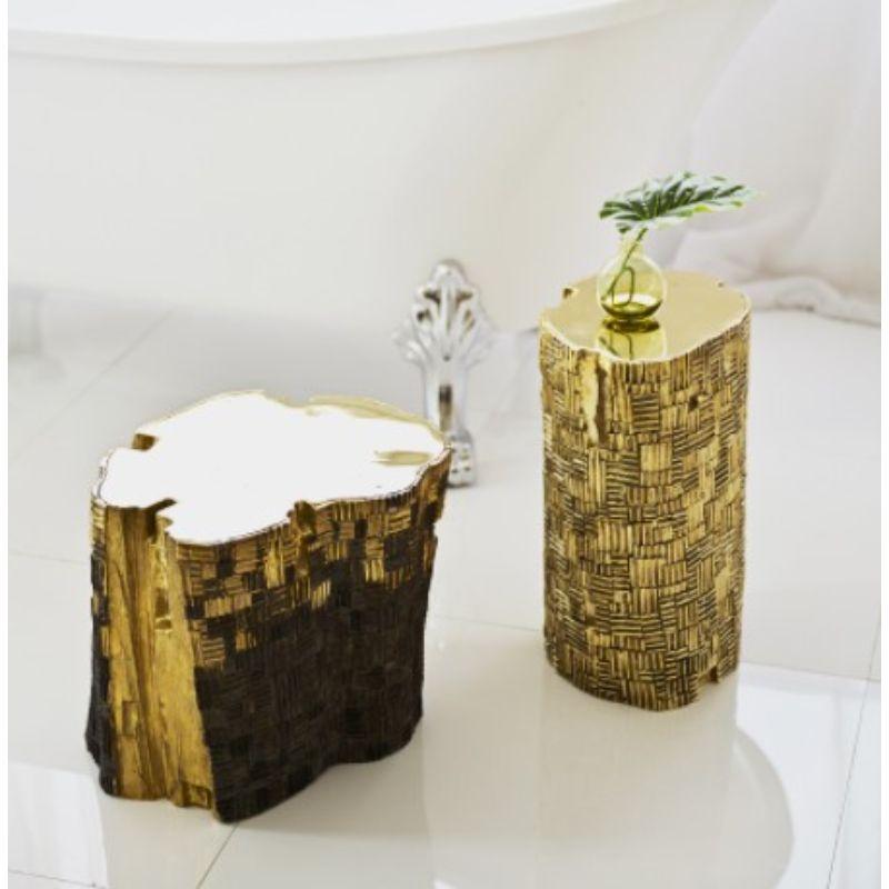 Skulpturale Holzhocker aus geschwärztem Messing - 2er-Set (klein & groß) von Misaya im Zustand „Neu“ im Angebot in Geneve, CH