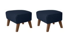 Lot de 2 repose-pieds Sahco Zero de By Lassen, en bleu et chêne fumé