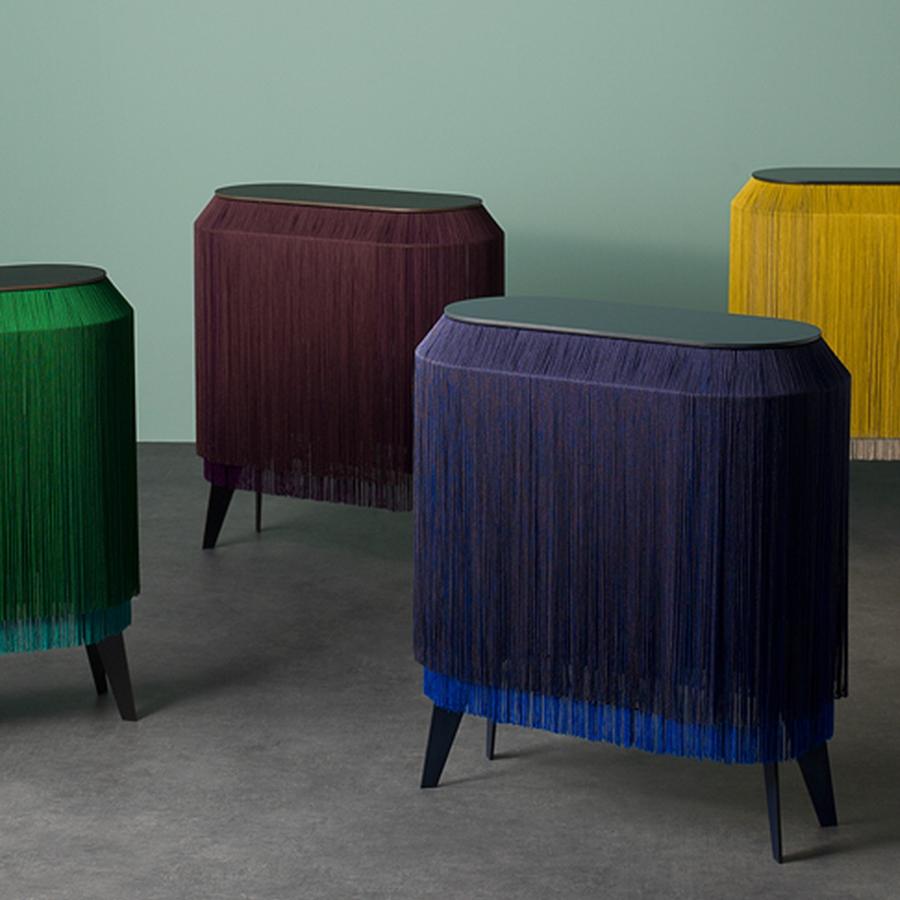 XXIe siècle et contemporain Ensemble de 2 tables d'appoint ou tables de nuit à franges bleues, fabriquées en France en vente