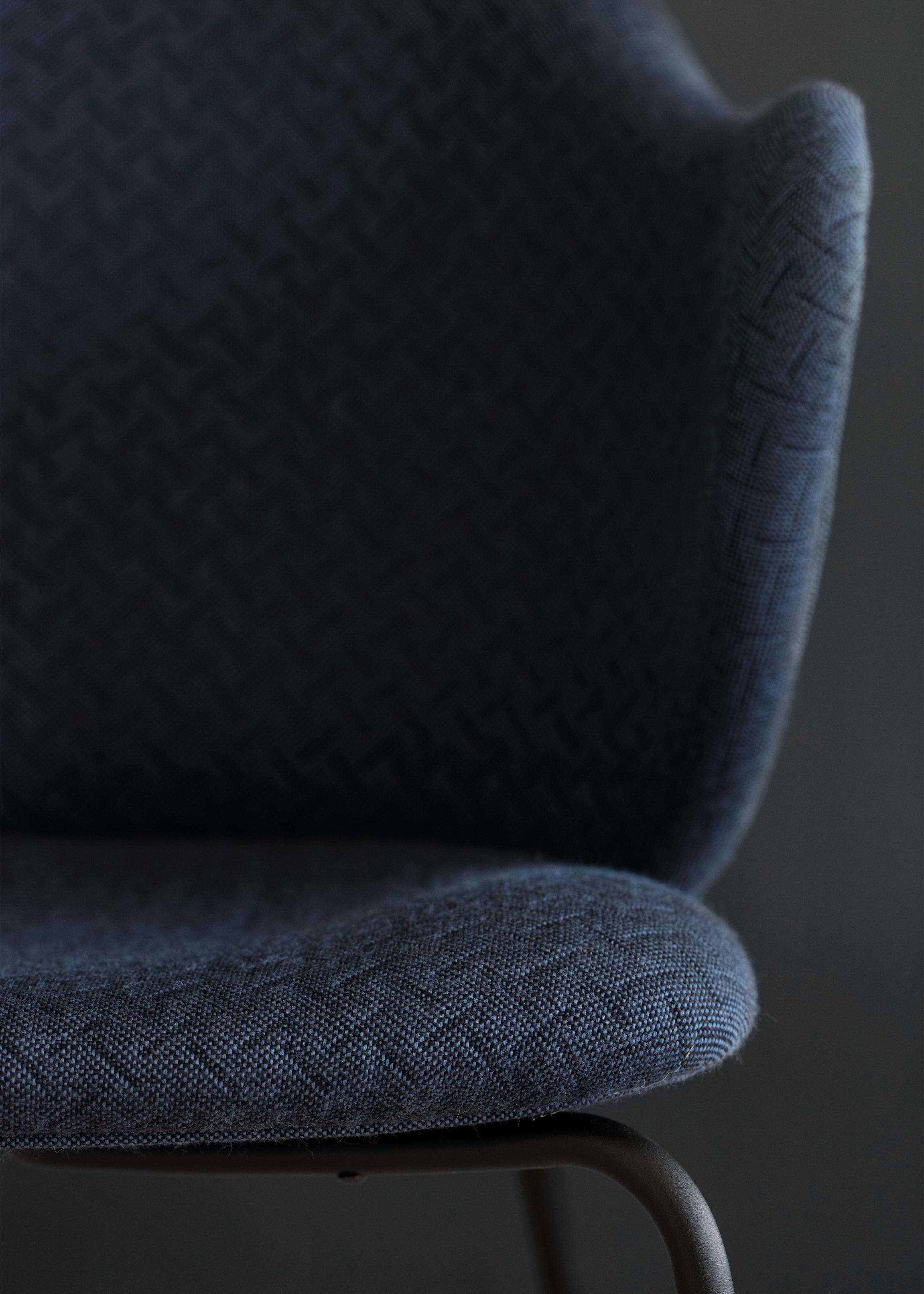 Ensemble de 2 chaises Jupiter Lassen bleues par Lassen Neuf - En vente à Geneve, CH