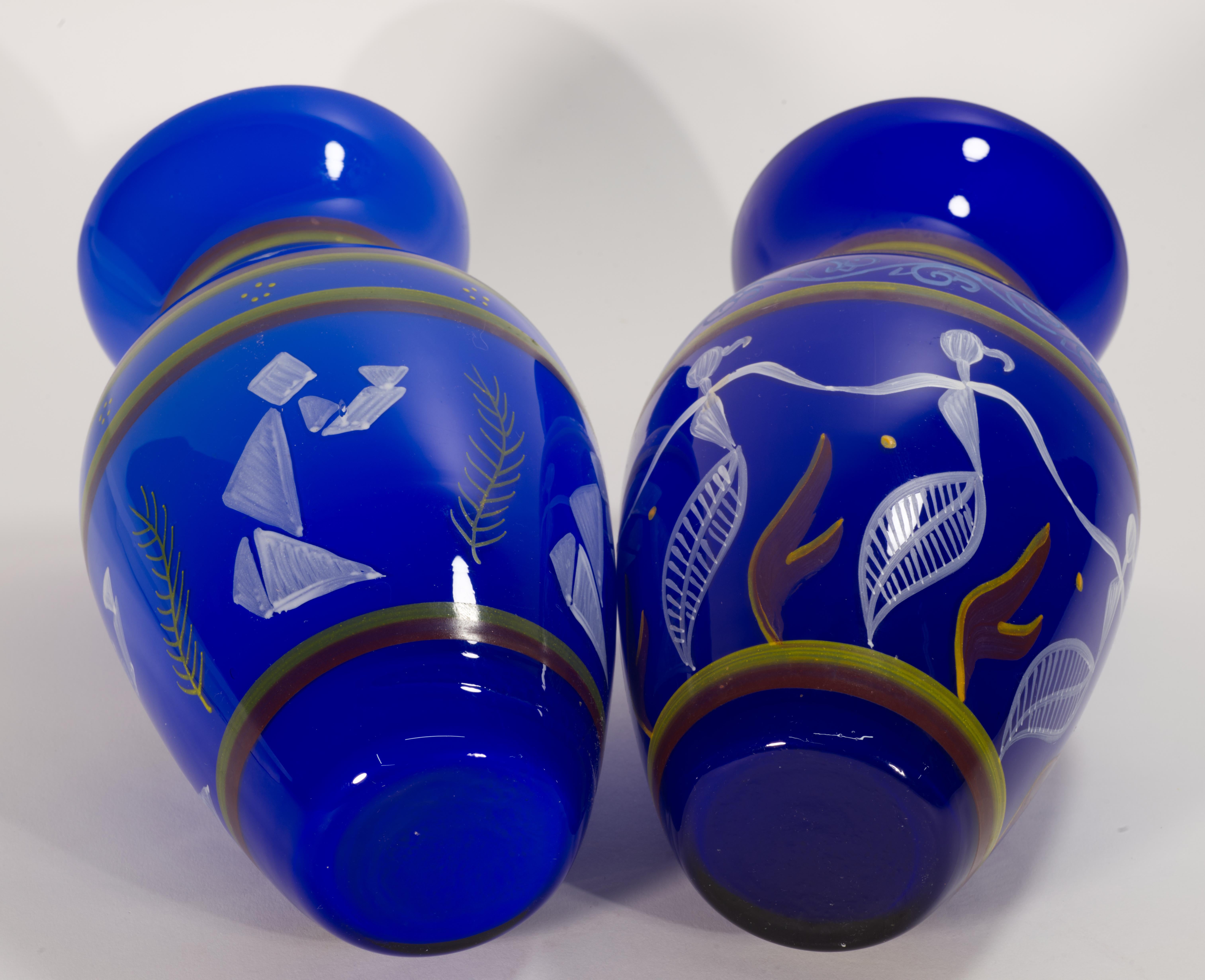Fait main Ensemble de 2 vases modernistes de Bohème en verre peint à la main, années 1970 en vente