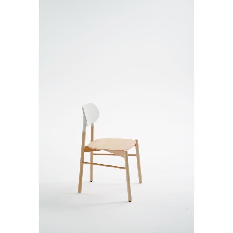Juego de 2, Silla Bokken, Haya natural, Respaldo lacado blanco by Colé Italia Moderno en venta