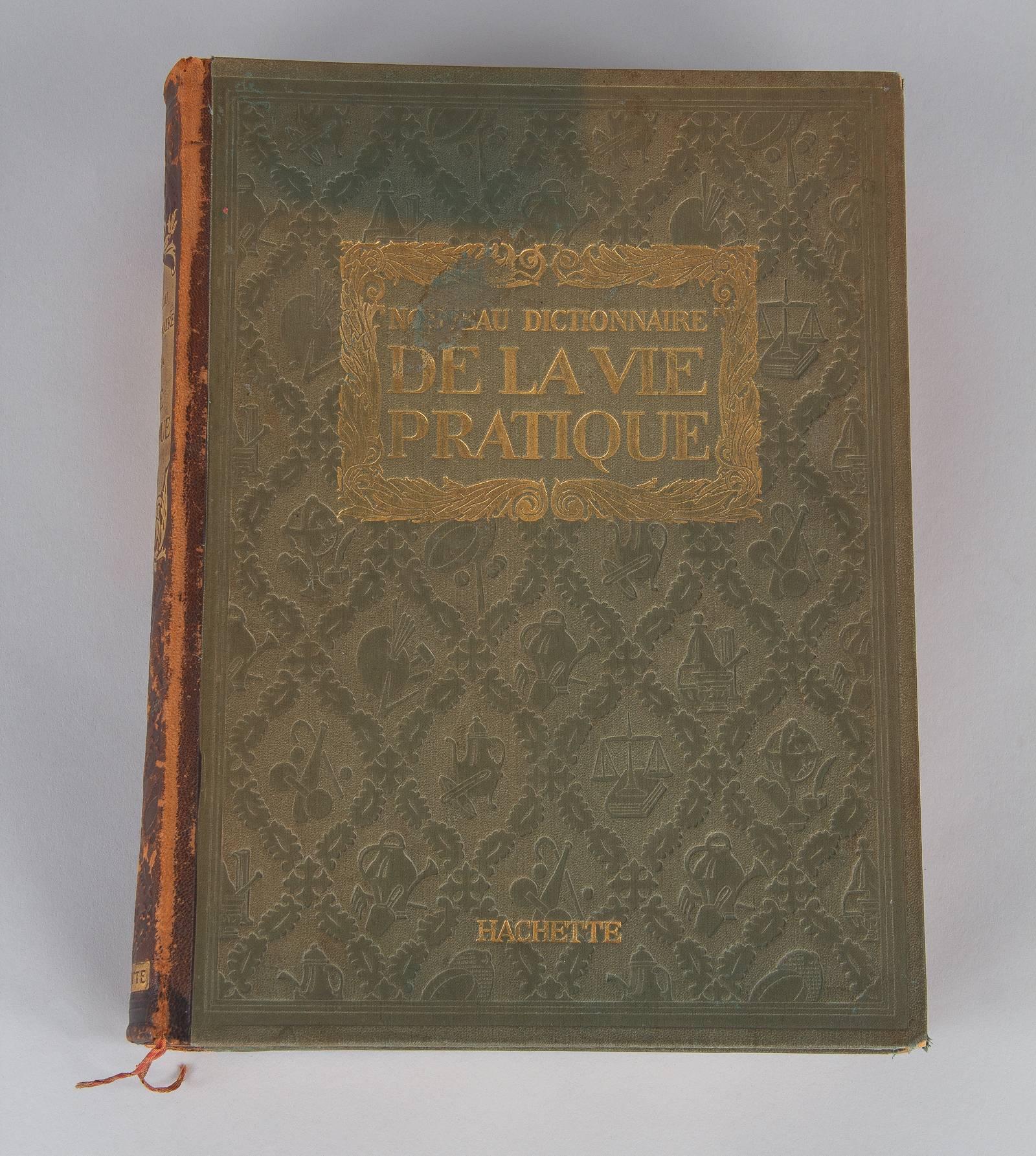 A vintage two volume set of French reference books, Nouveau Dictionaire de la Vie Pratique, published by Librairie Hachette in 1923. Both cover varied topics relating to daily life, ranging from anatomy, tree grafting and pruning, crochet and knot