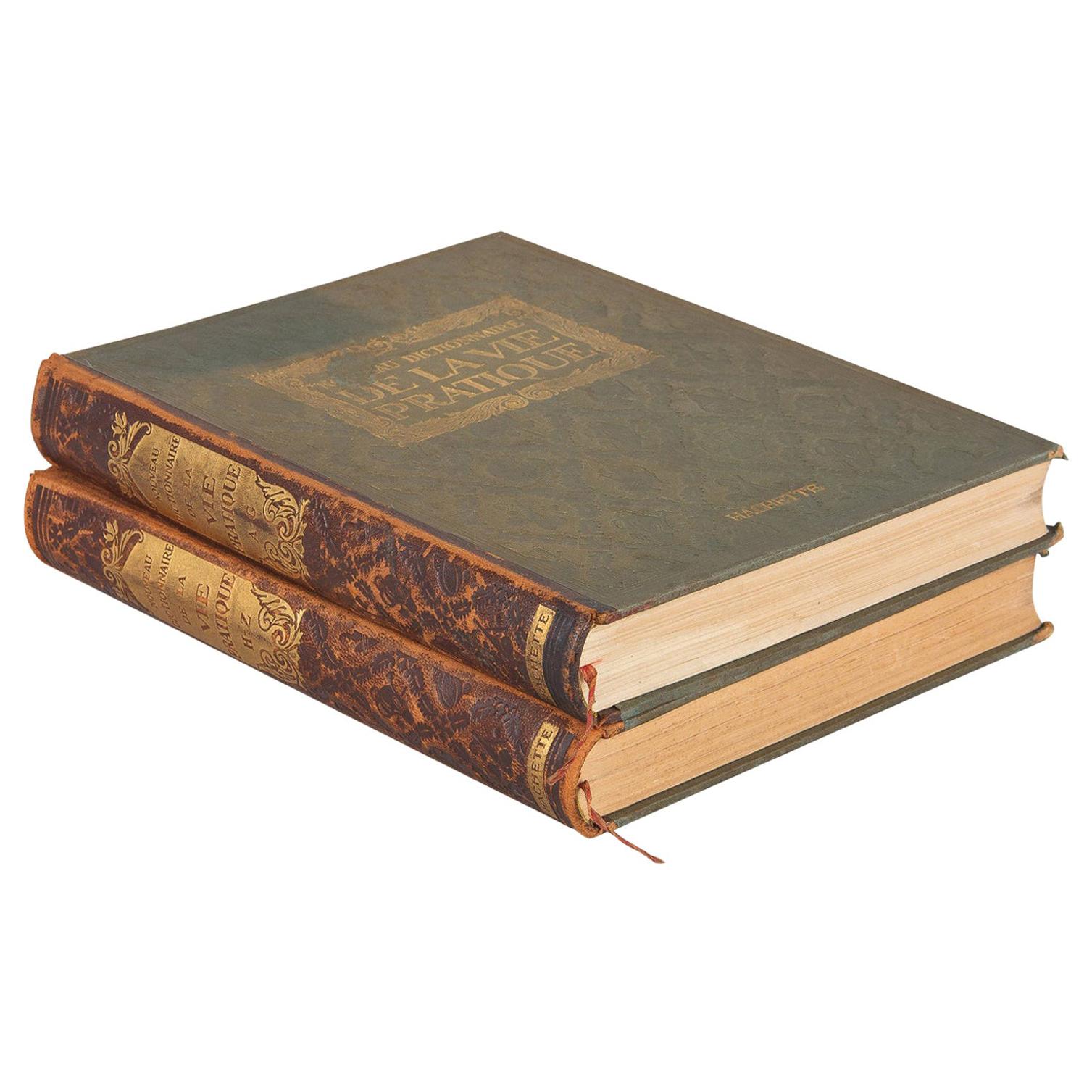 Set of 2 Books Nouveau Dictionaire de la Vie Pratique, France, 1923 For Sale