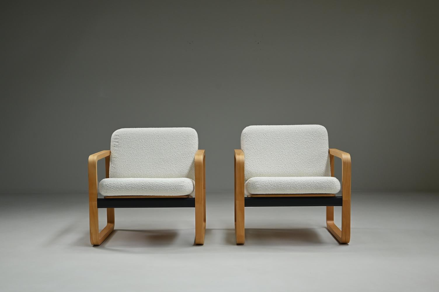 Néerlandais Ensemble de 2 chaises longues en bouclette de Aeon Mondial, années 1980, Pays-Bas. en vente