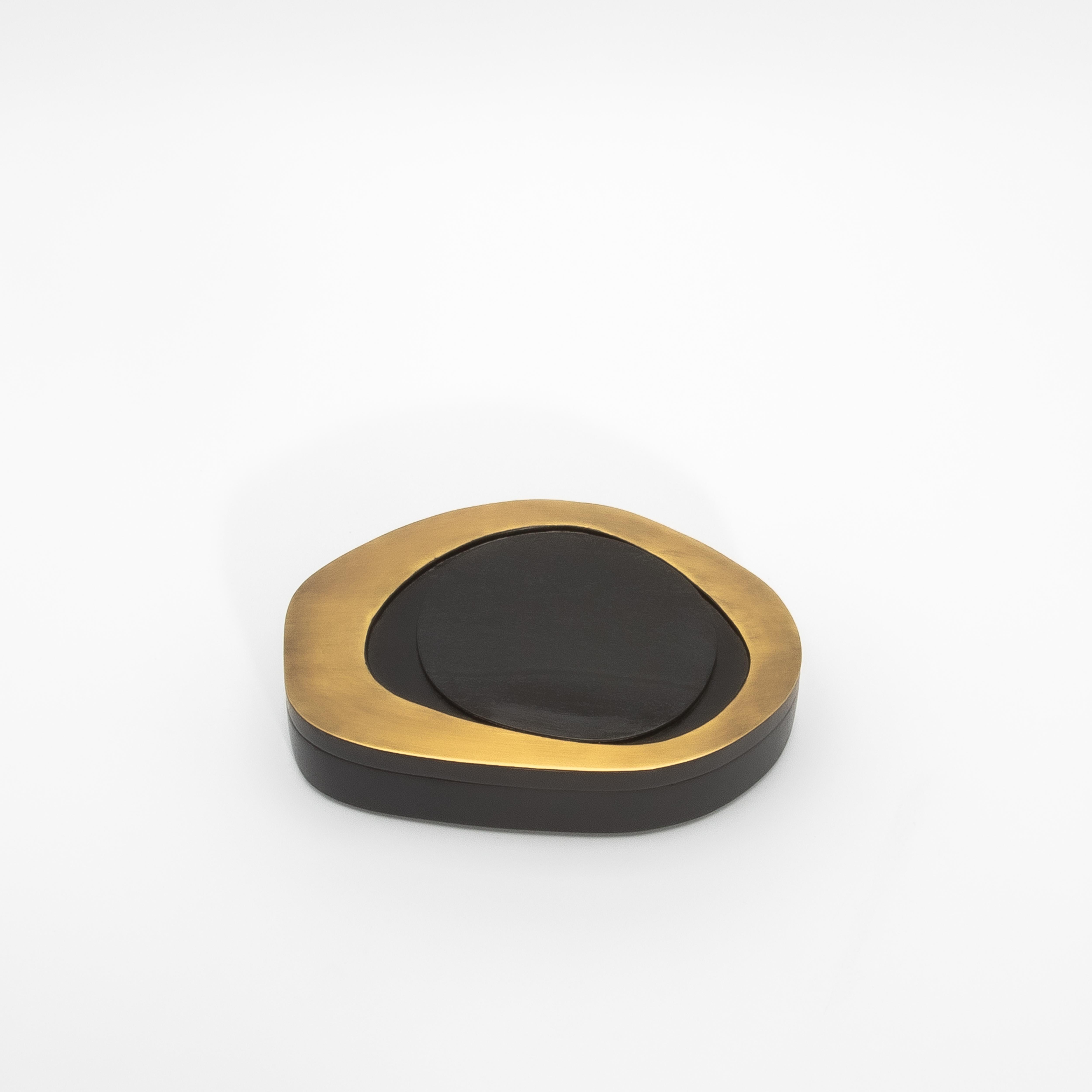 Set di 2 scatole in Oak nero con ottone patinato bronzo di & Y Augousti in vendita 3