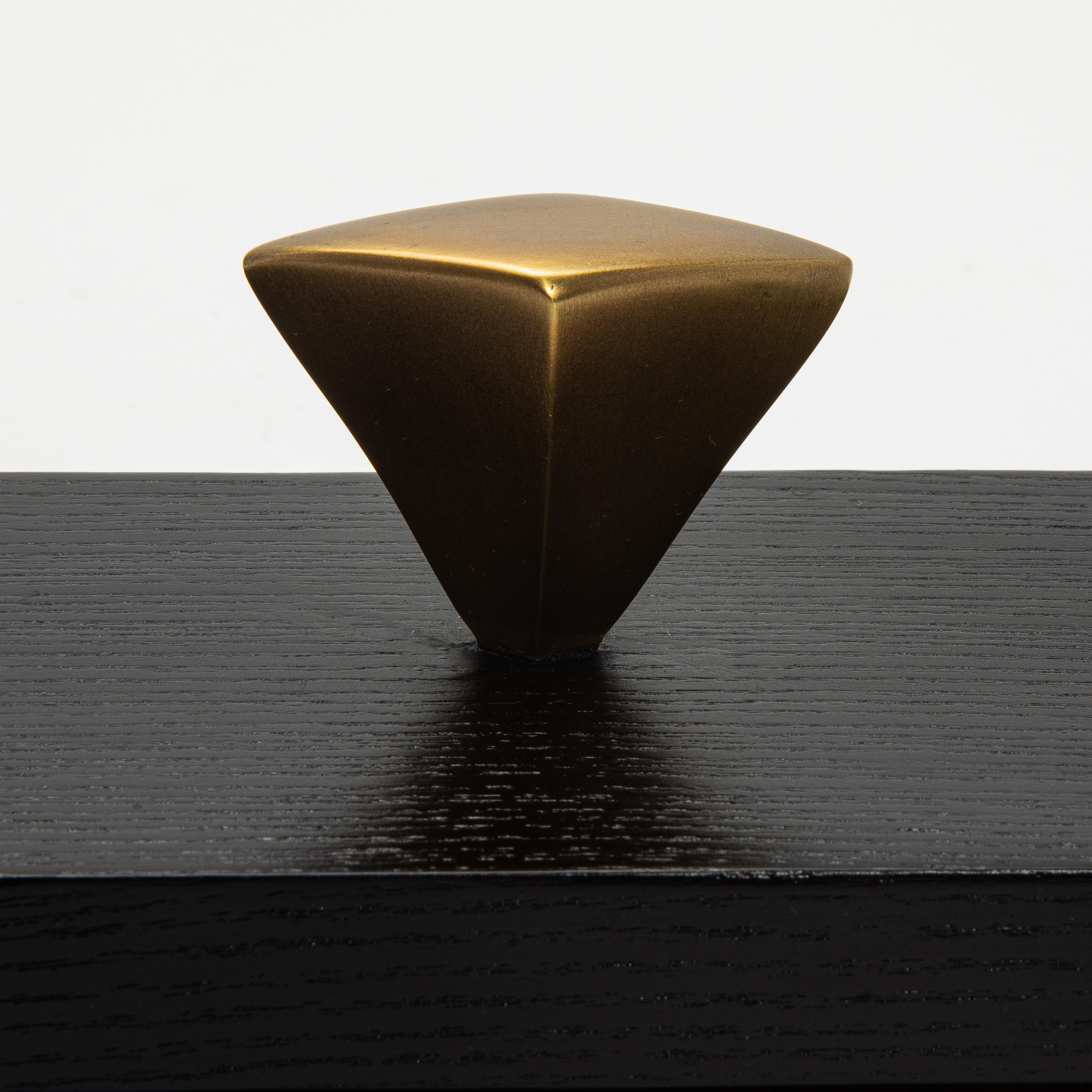 Juego de 2 Cajas de Roble Negro con Detalles de Latón Patinado Bronce by Kifu Paris en venta 8