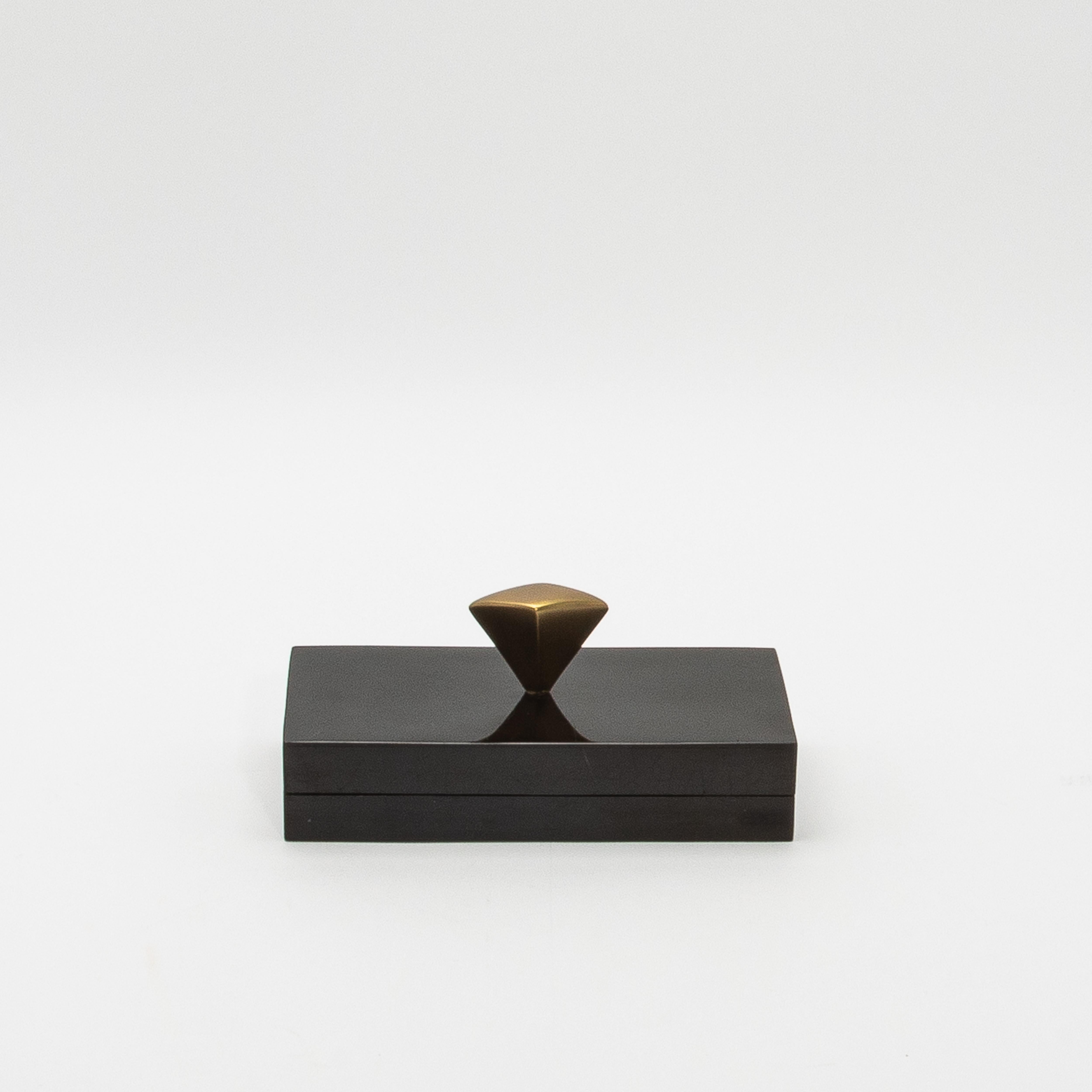 Juego de 2 Cajas de Roble Negro con Detalles de Latón Patinado Bronce by Kifu Paris Art Decó en venta