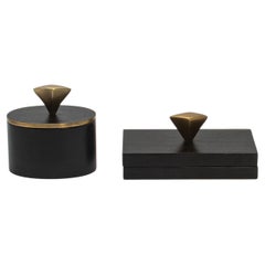 Juego de 2 Cajas de Roble Negro con Detalles de Latón Patinado Bronce by Kifu Paris