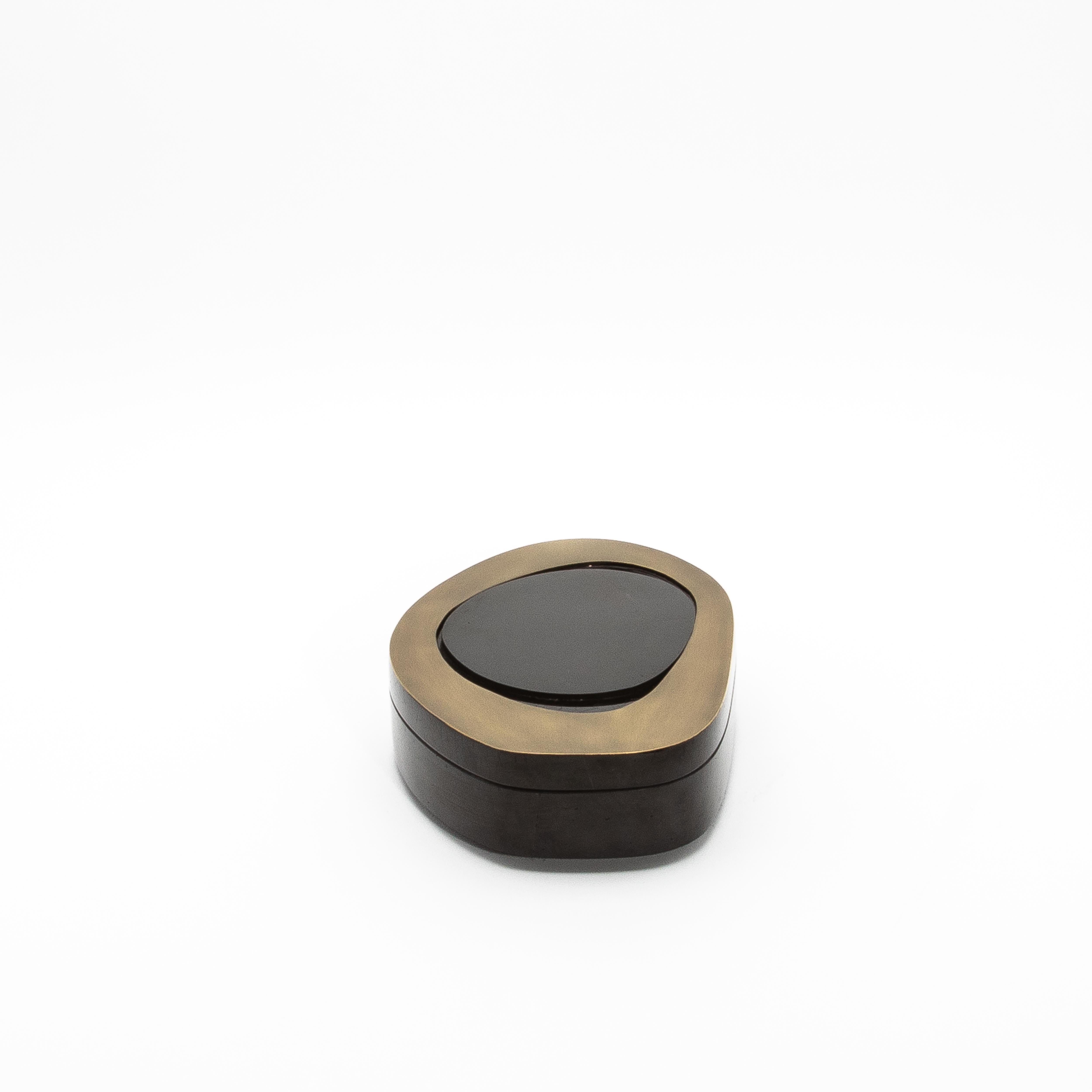 Hand-Crafted Set of 2 Boxes in Black Shell with Bronze Patina Brass by R&Y Augousti For Sale