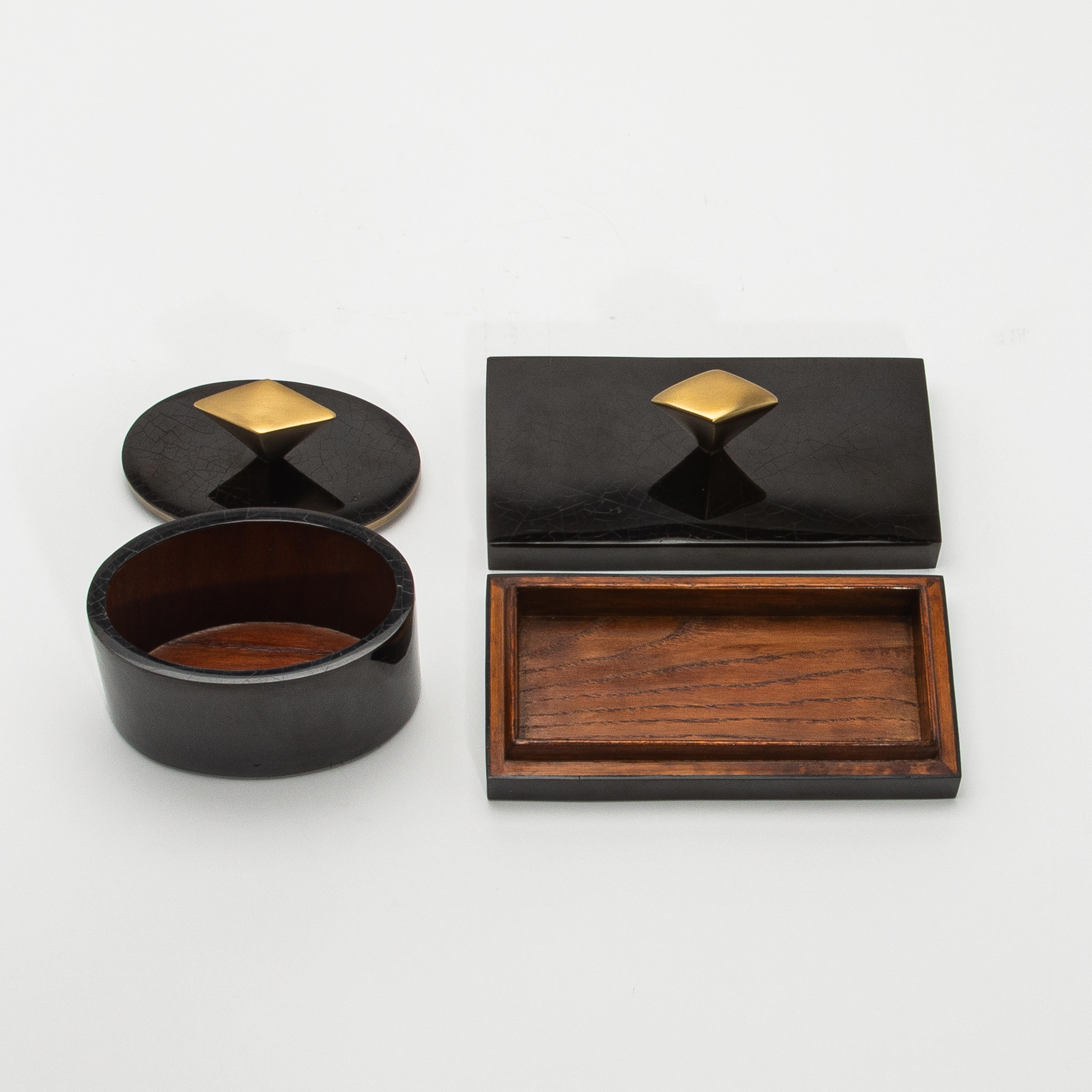 Contemporary Set of 2 Boxes in Black Shell with Bronze Patina Brass Details by Kifu Paris For Sale
