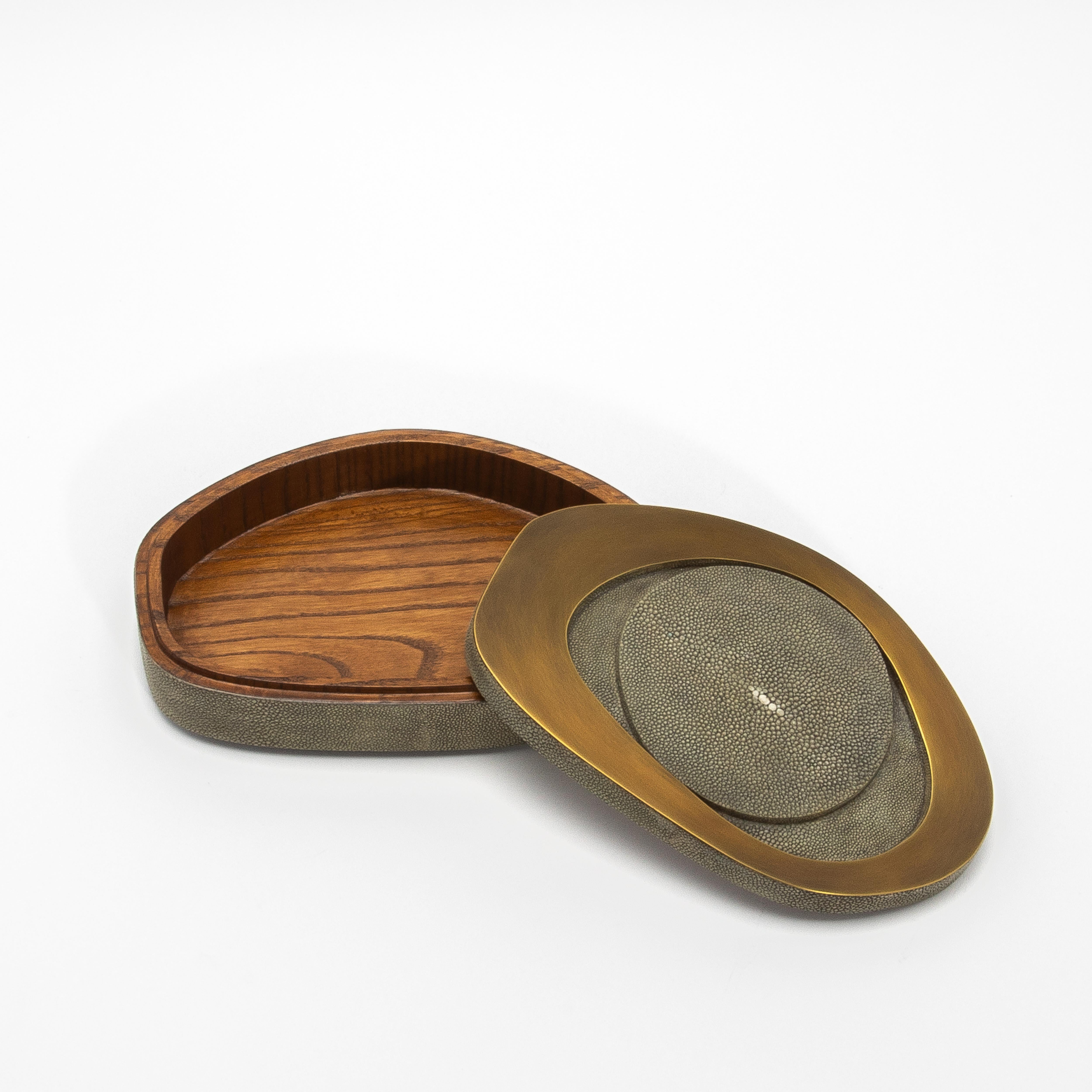 Juego de 2 cajas de piel de zapa gris con latón patinado bronce by R&Y Augousti en venta 5