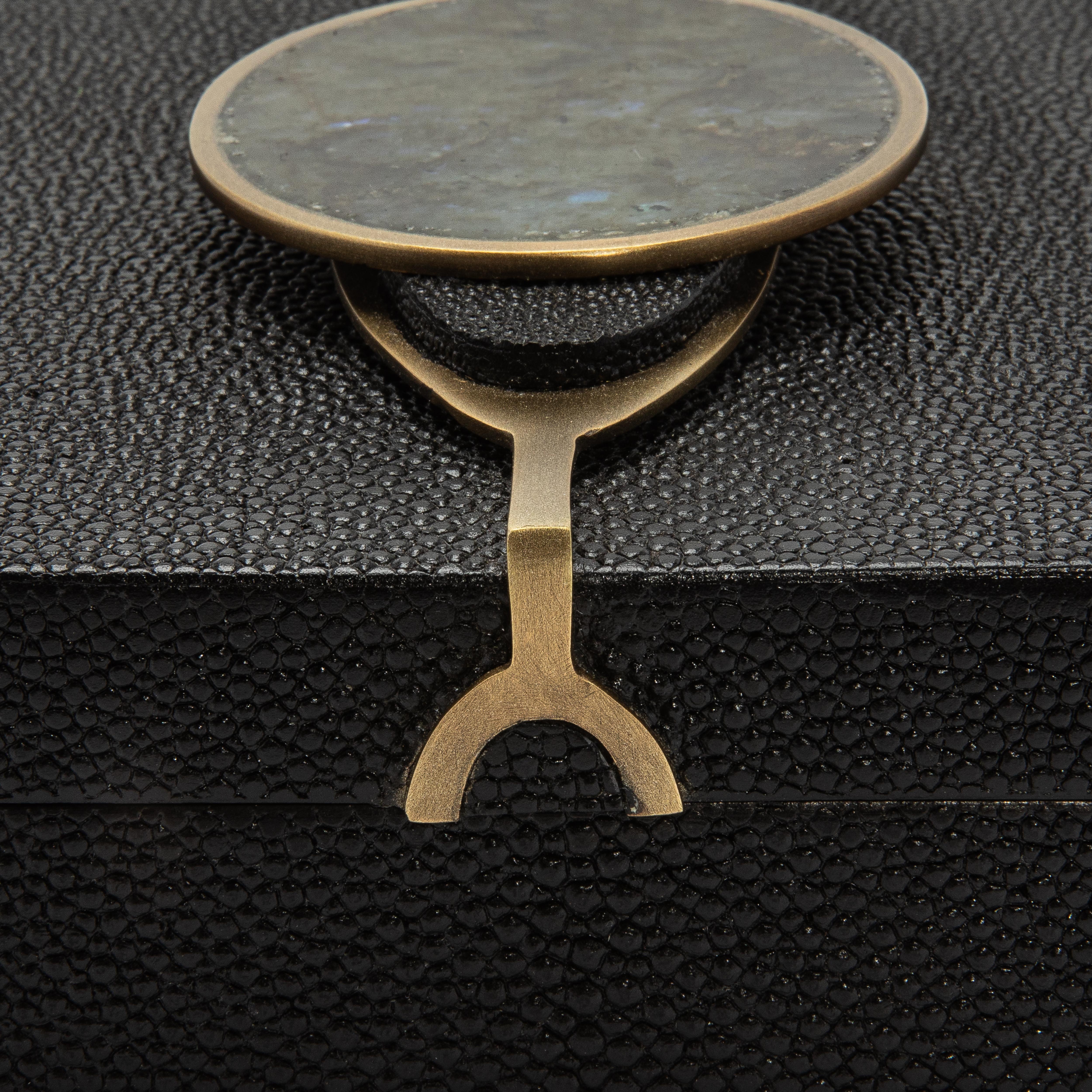 Set of 2 Boxes in Shagreen with Semi-Precious Stone and Brass by Kifu Paris For Sale 3