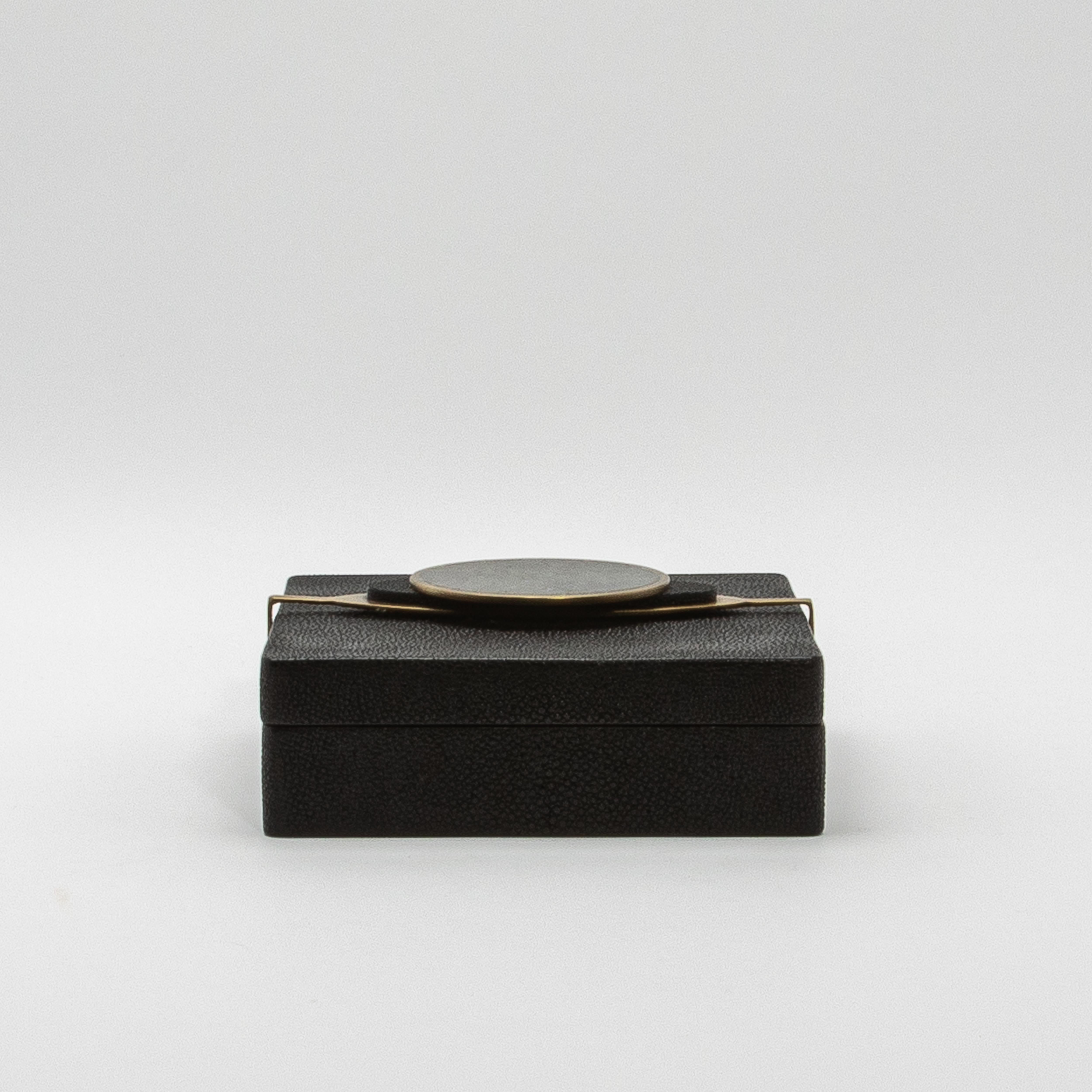 Contemporary Set of 2 Boxes in Shagreen with Semi-Precious Stone and Brass by Kifu Paris For Sale