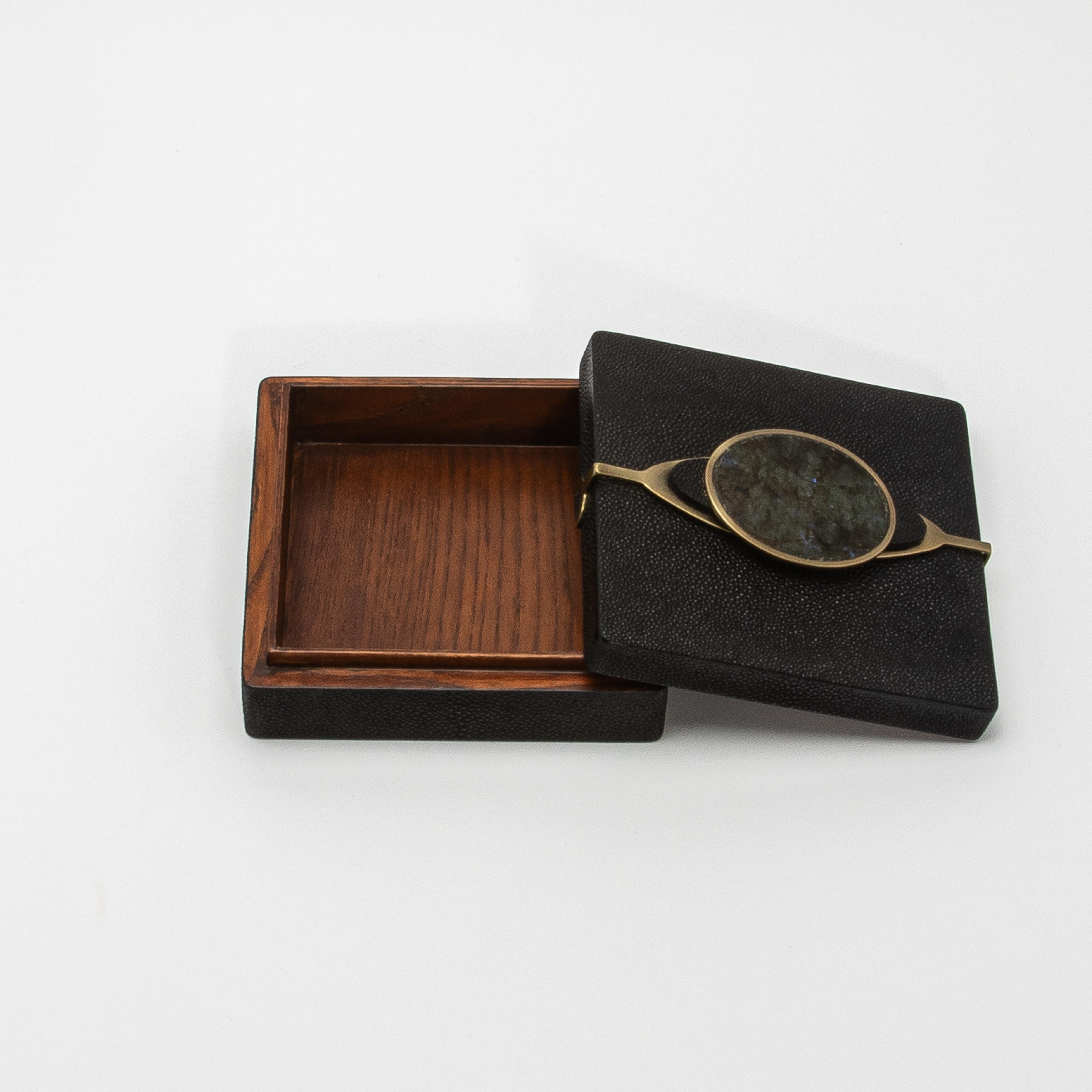 Set of 2 Boxes in Shagreen with Semi-Precious Stone and Brass by Kifu Paris For Sale 2