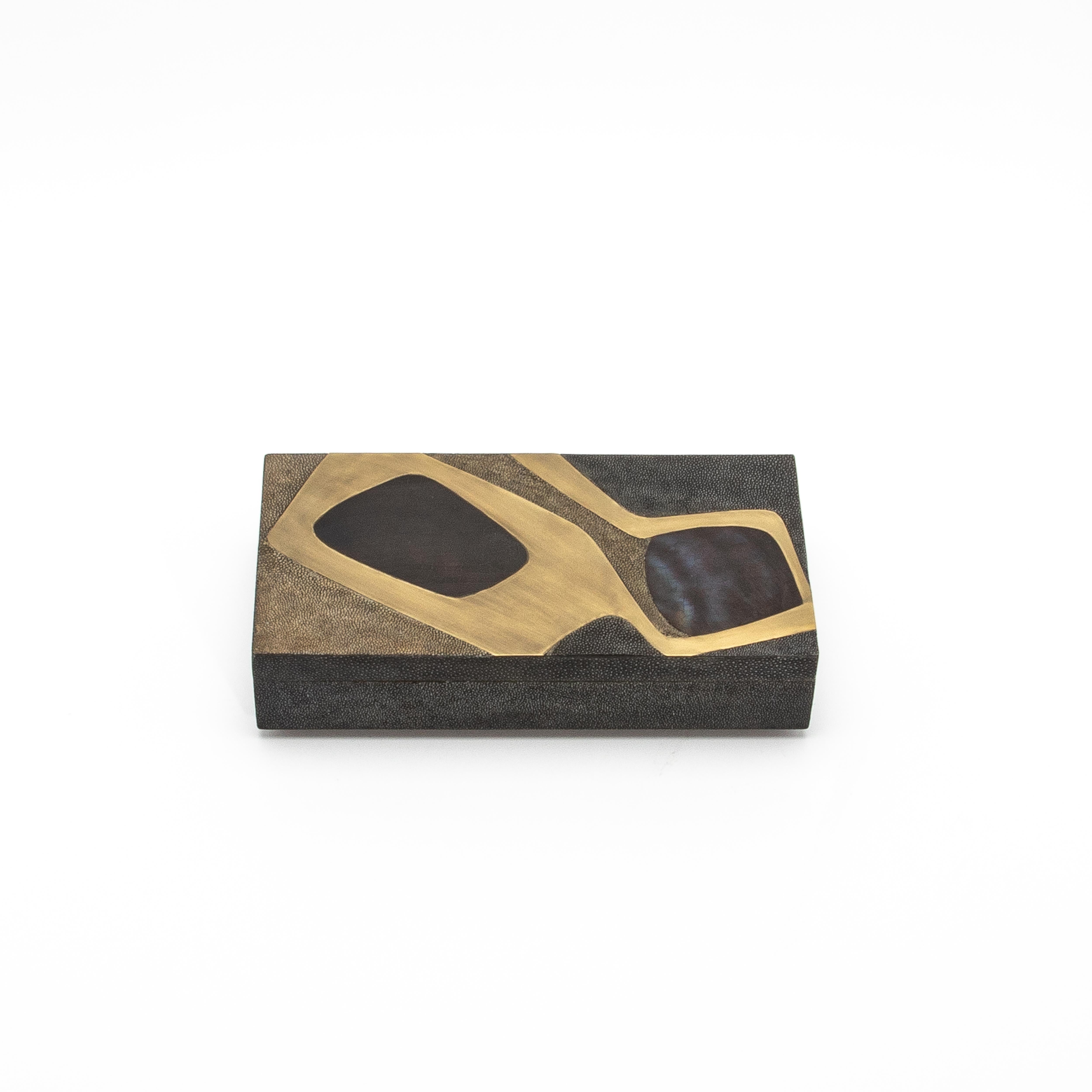 Set of 2 Boxes in Shagreen with Shell and Brass Insert by R&Y Augousti For Sale 3