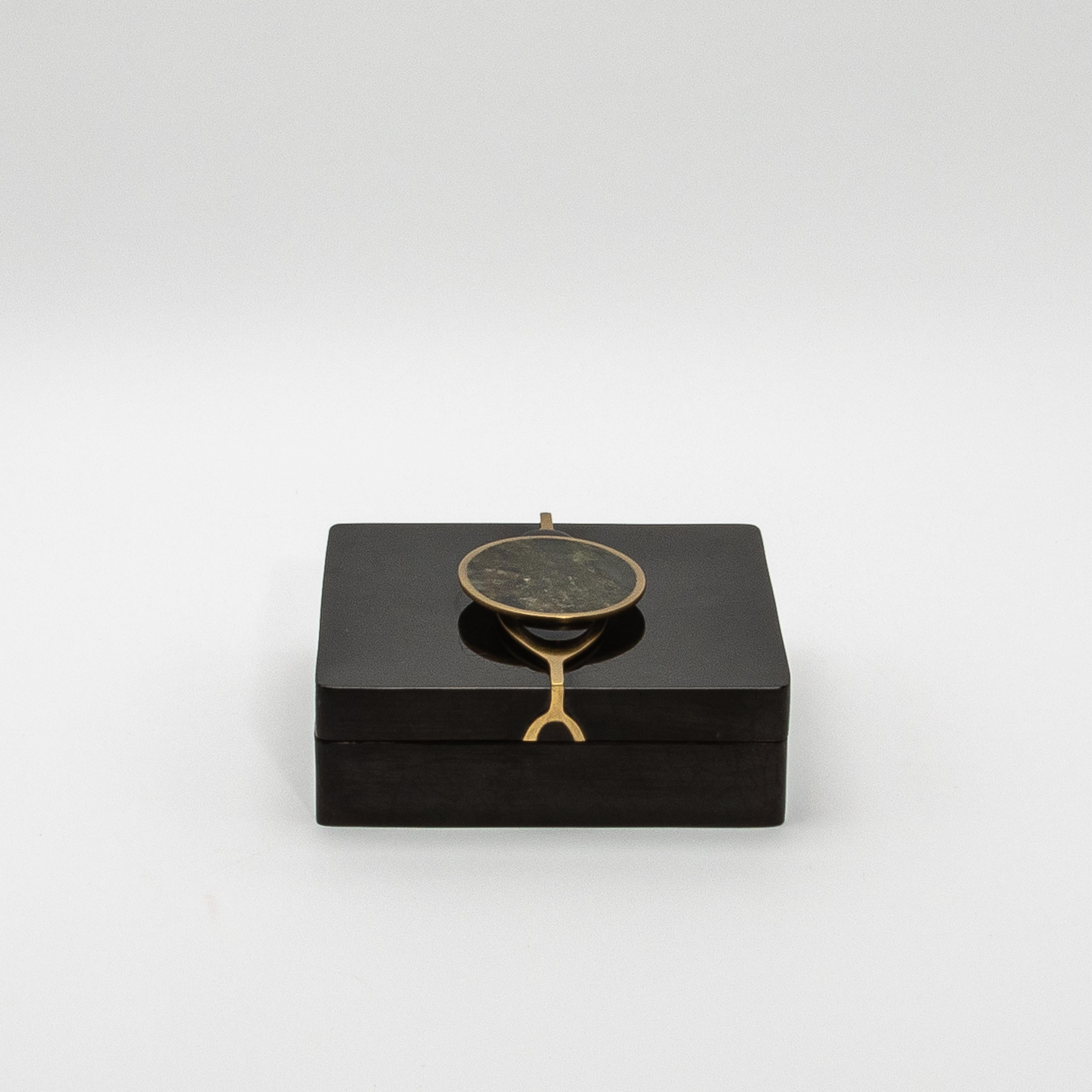 Juego de 2 Cajas de Concha con Piedra Semipreciosa y Latón by Kifu Paris en Nuevo estado para la venta en West Hollywood, CA