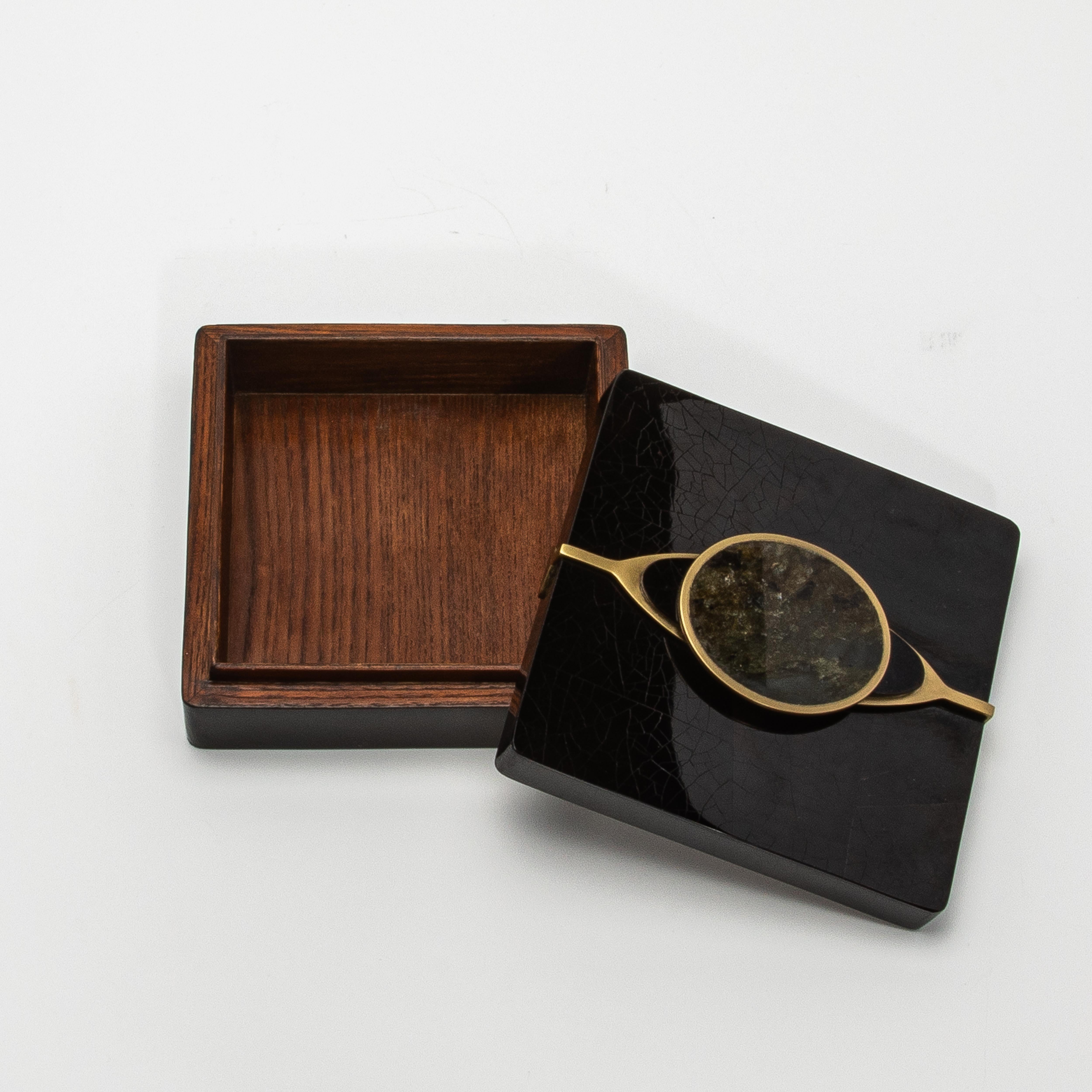 Juego de 2 Cajas de Concha con Piedra Semipreciosa y Latón by Kifu Paris en venta 2