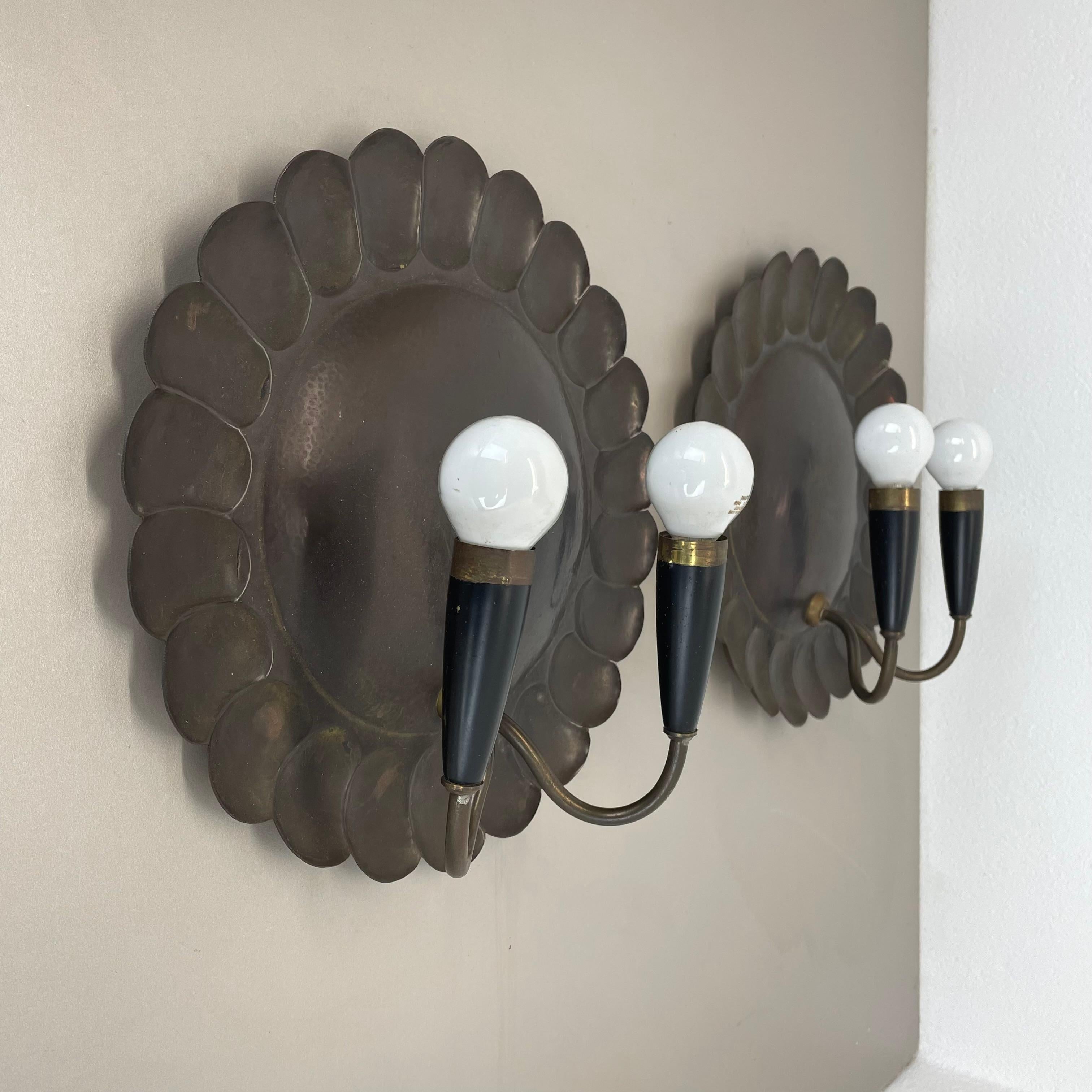 Mid-Century Modern Ensemble de 2 appliques murales de théâtre en laiton de 31 cm, style Gio Ponti, Italie, années 1950 en vente