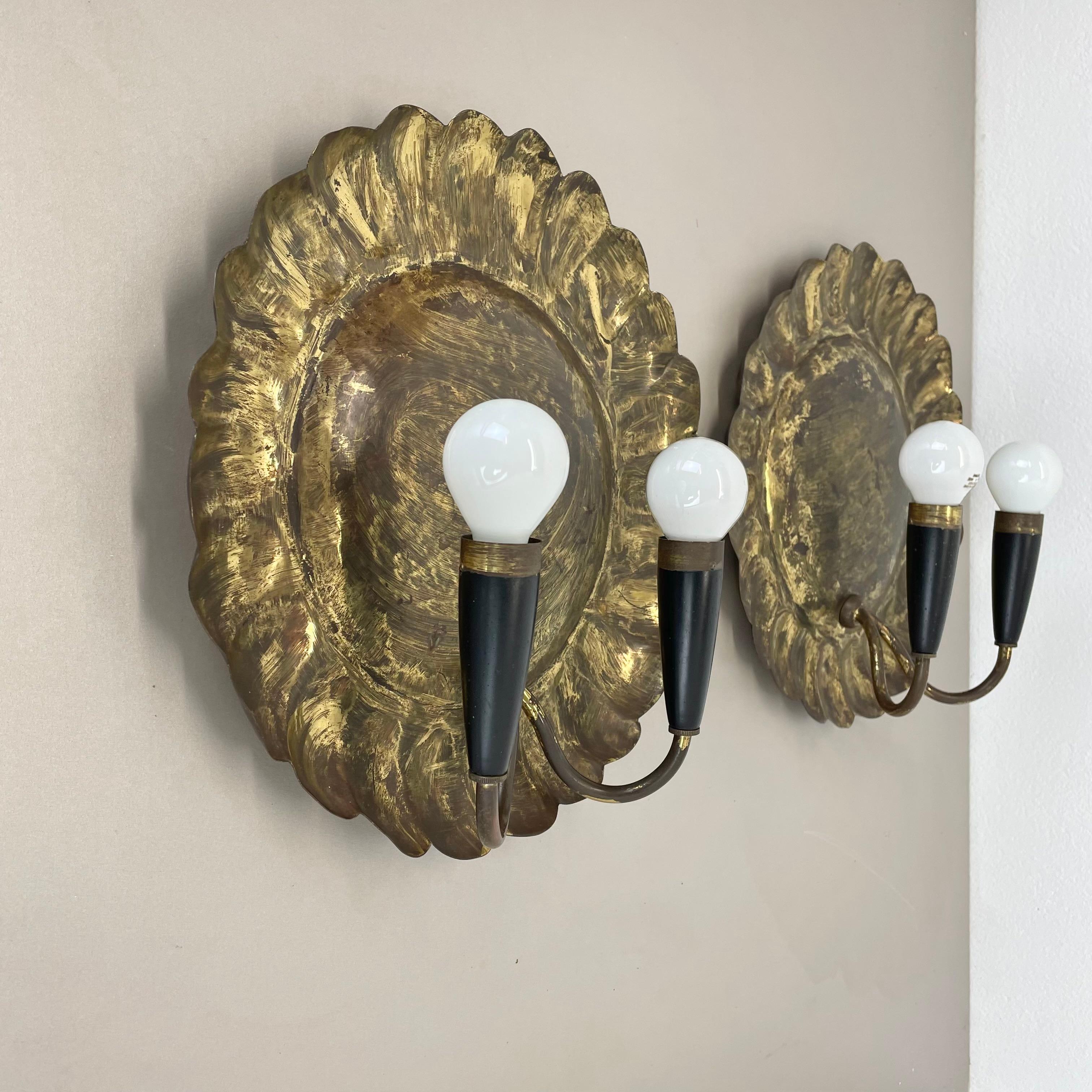 Mid-Century Modern Ensemble de 2 appliques murales de théâtre en laiton de 31 cm, style Gio Ponti, Italie, années 1950 en vente