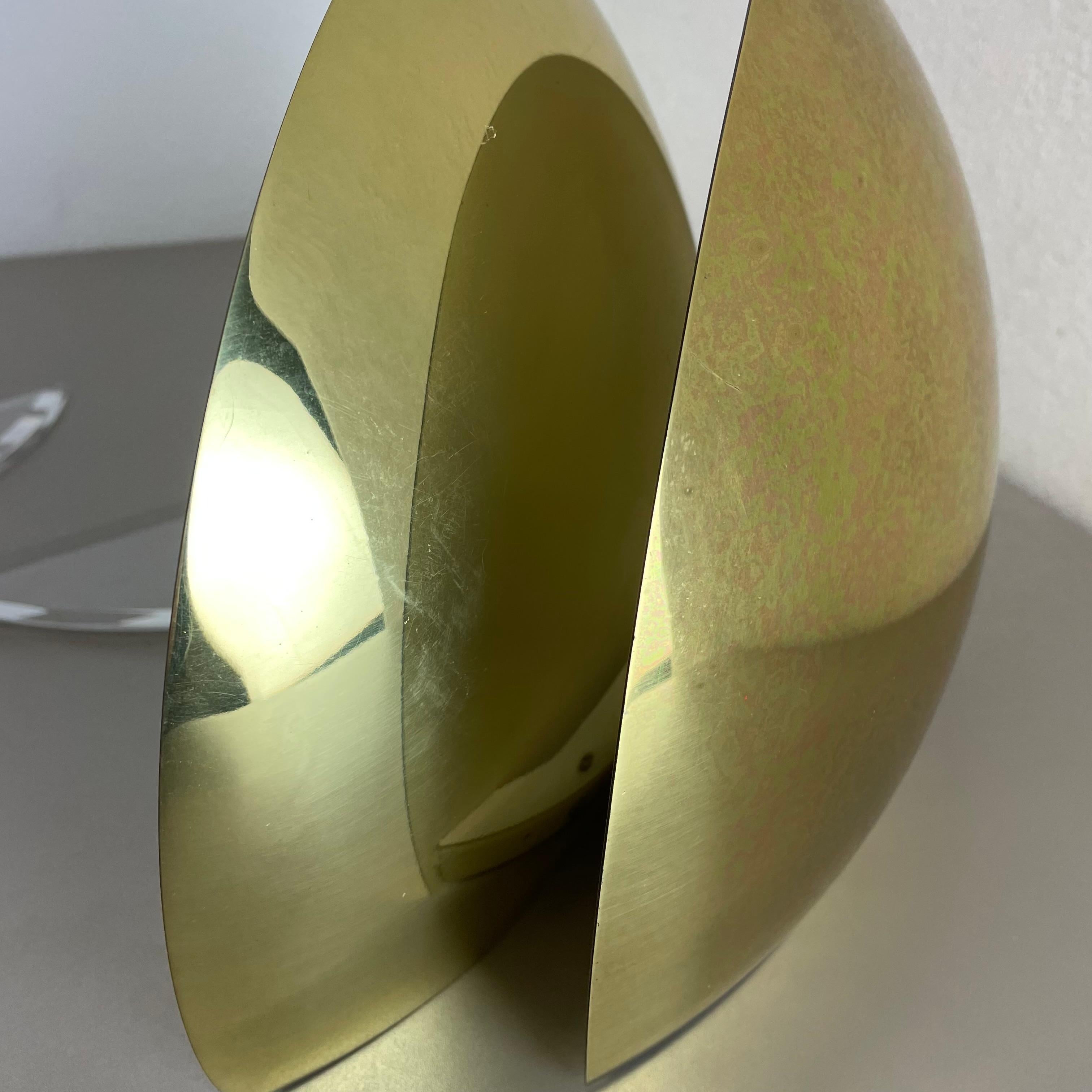 set of 2 Brass Acryl Glass wall lights by Vereinigte Werkstätten attr. Germany For Sale 2