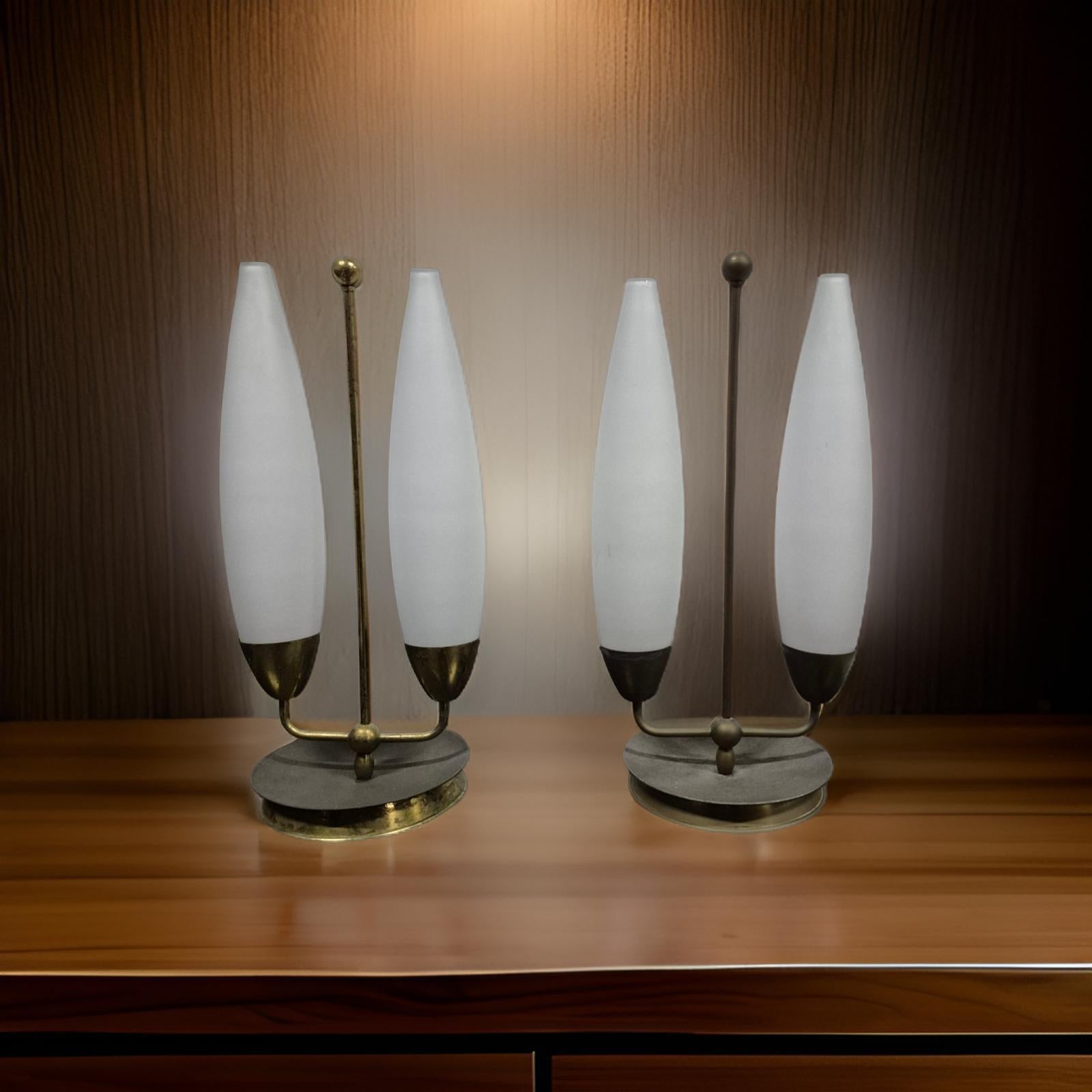 Ensemble de 2 lampes de table en laiton et verre, Pays-Bas, années 1960 en vente 1