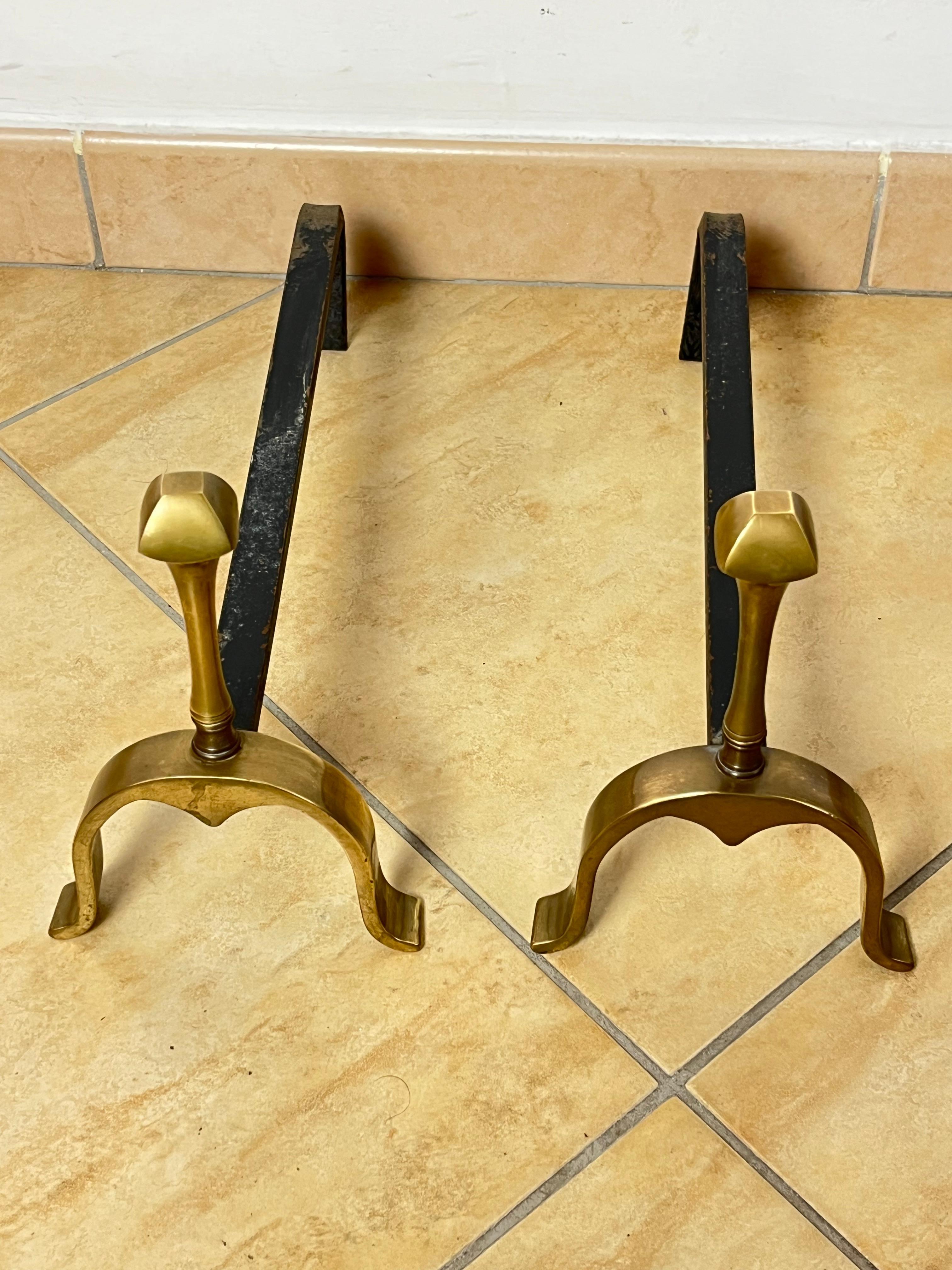 Set of 2 brass and iron fireplace andirons, Italy, 1970s
Found inside a noble villa, good condition.