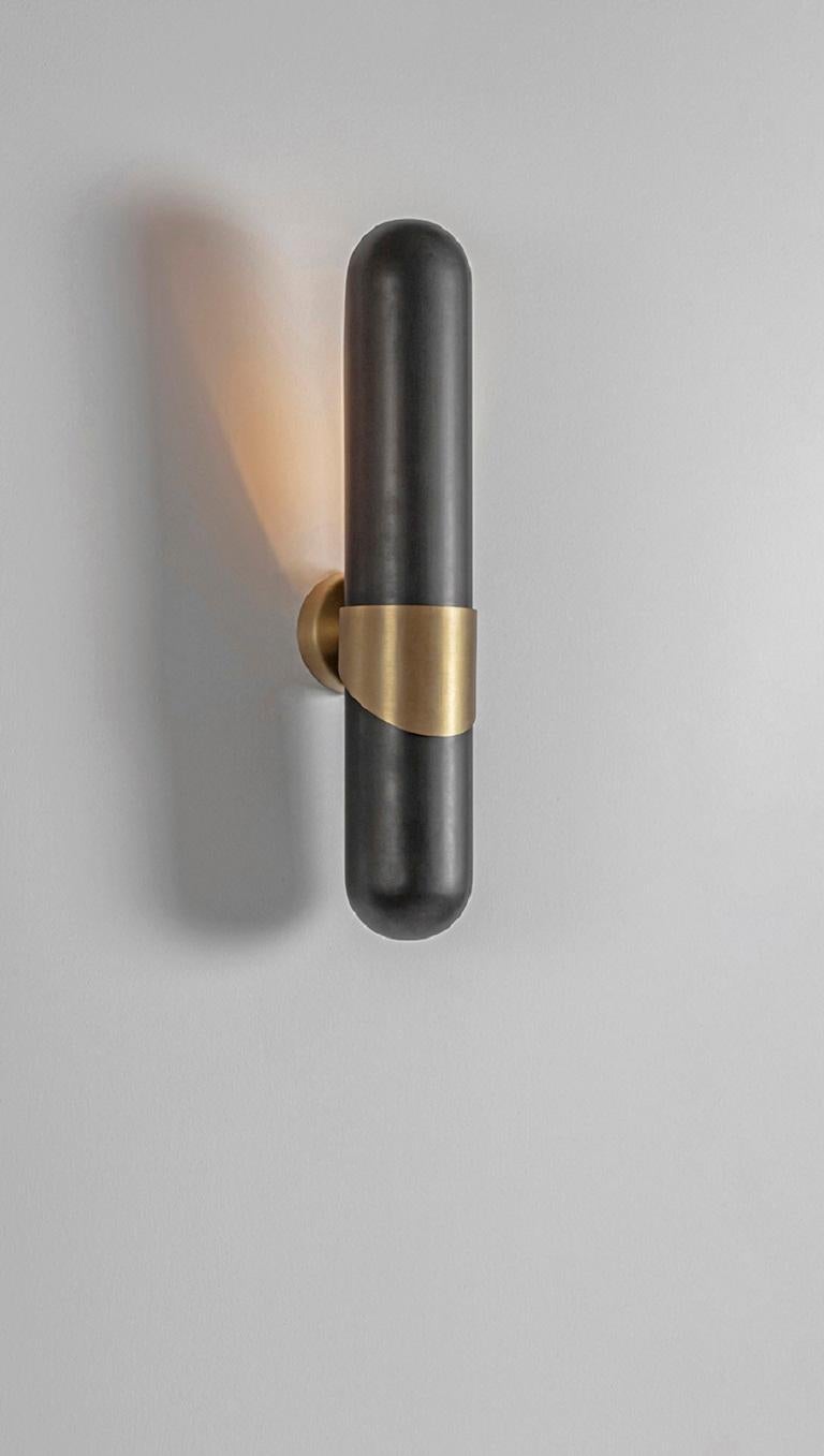 British Set of 2 Brass Dream Wall Lights by Square in Circle For Sale