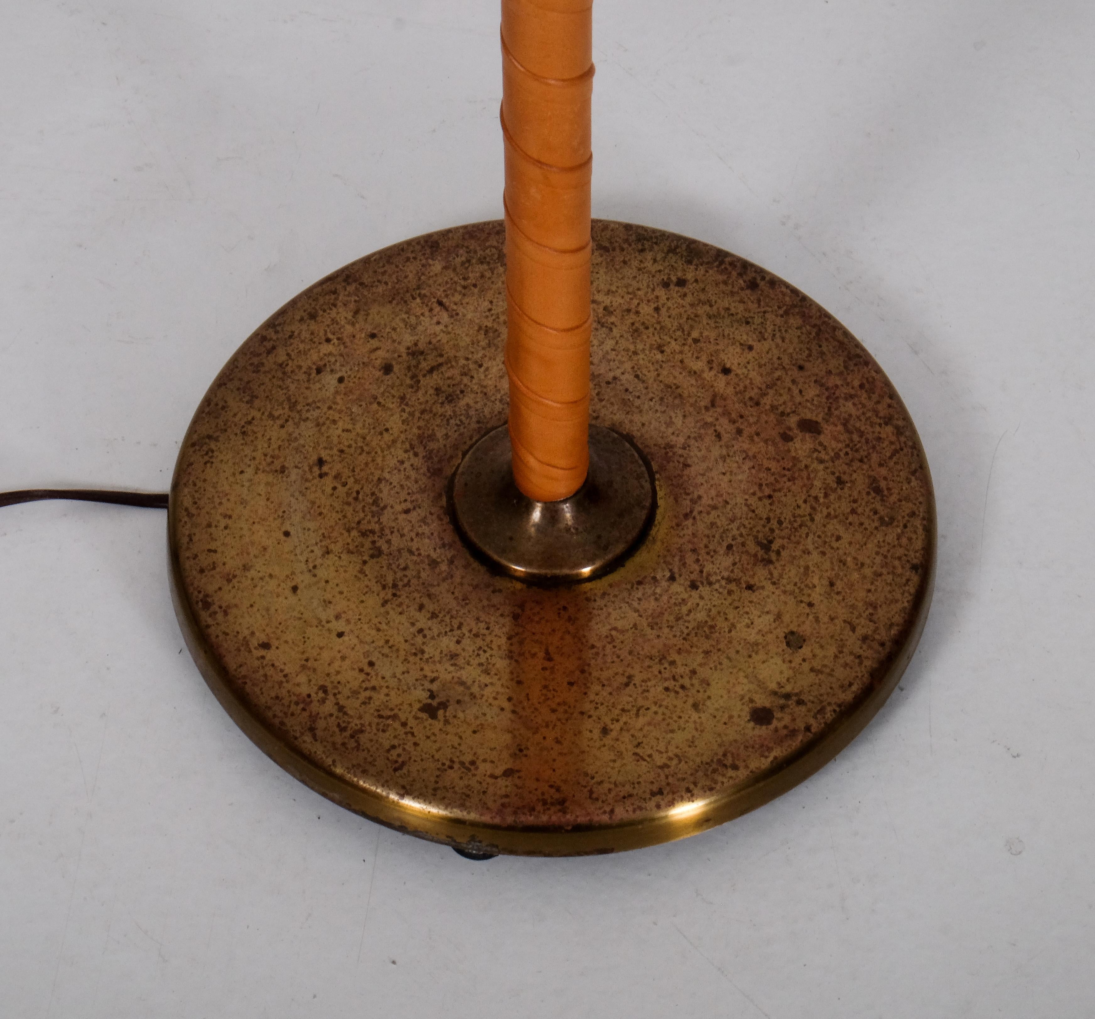 Ensemble de 2 lampadaires en laiton, Norvège, années 1960 en vente 4