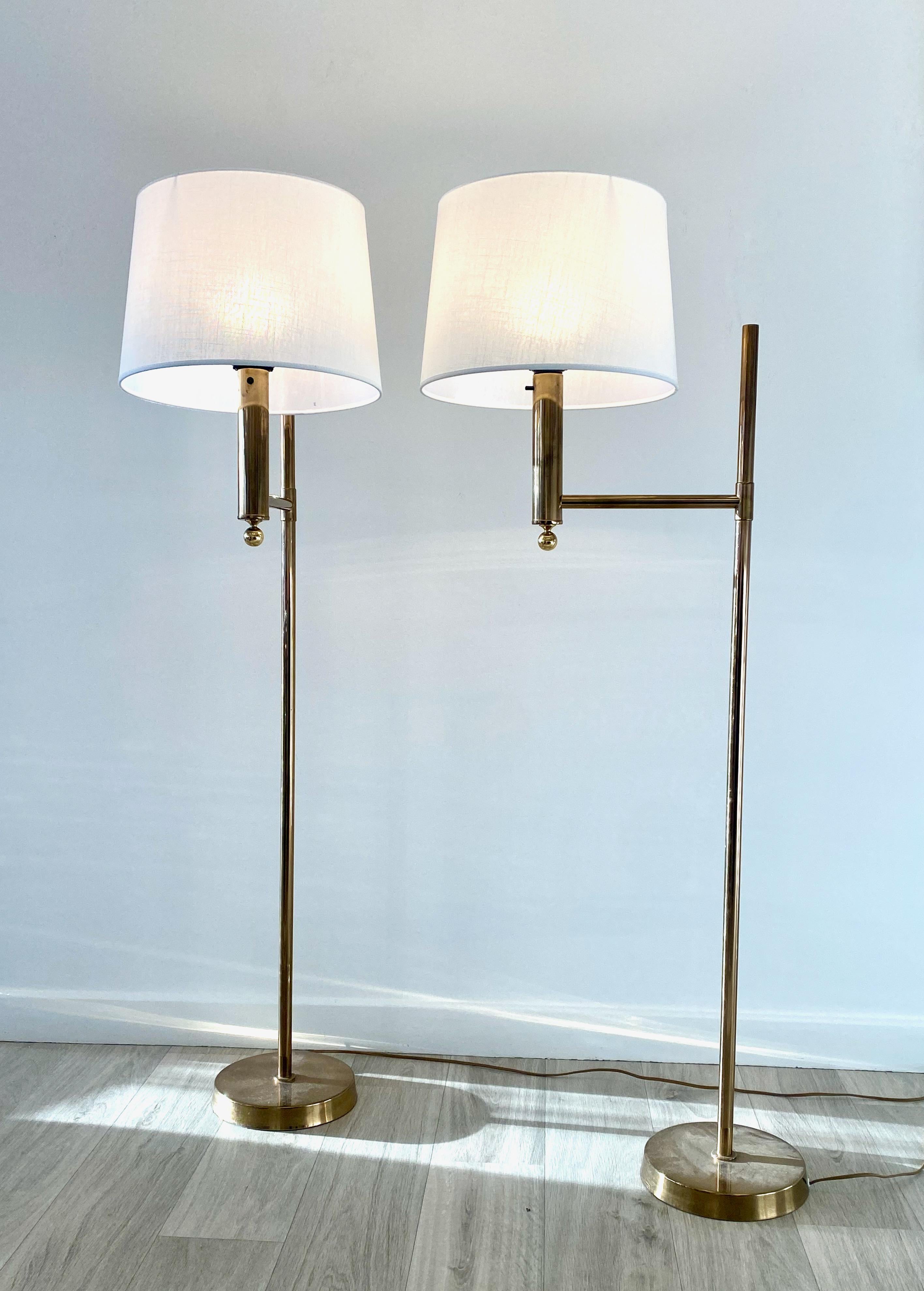 Paire de lampadaires modèle G-018. Produit par Bergboms en Suède.
