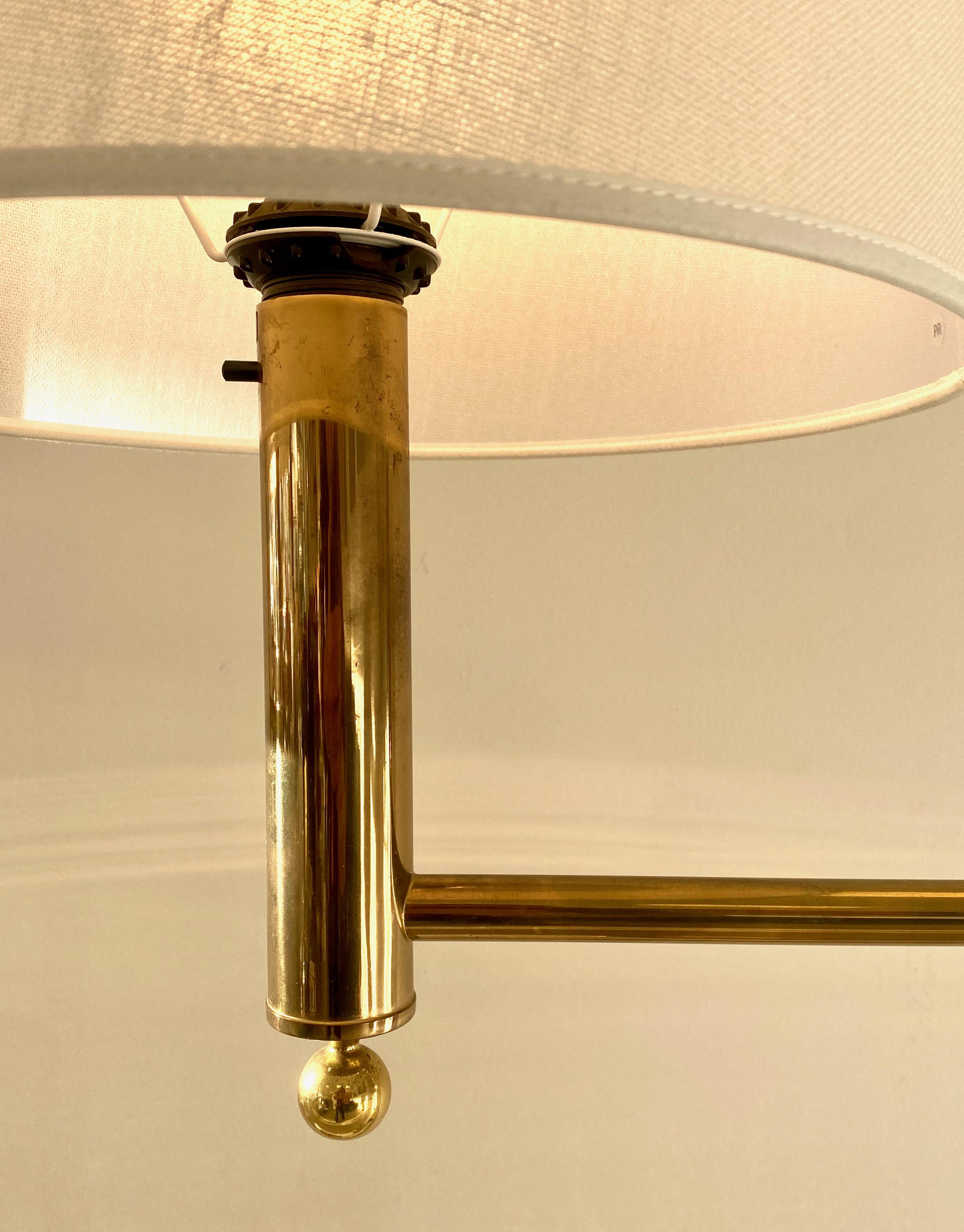 Suédois Ensemble de 2 lampadaires en laiton Bergboms G-018 de Suède en vente