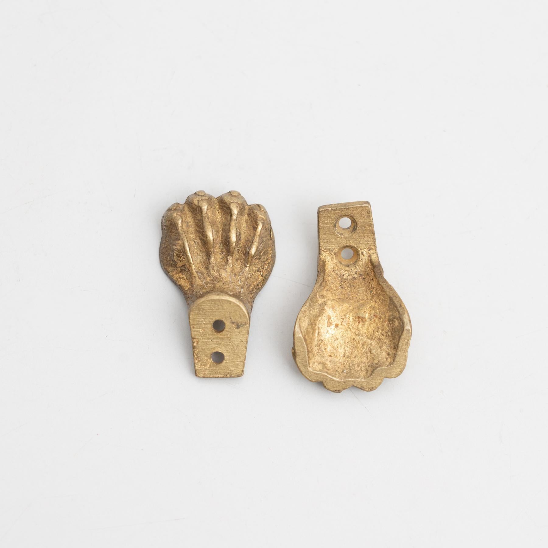Ensemble de 2 embellisseurs de pieds de meubles en laiton, vers 1930 en vente 3