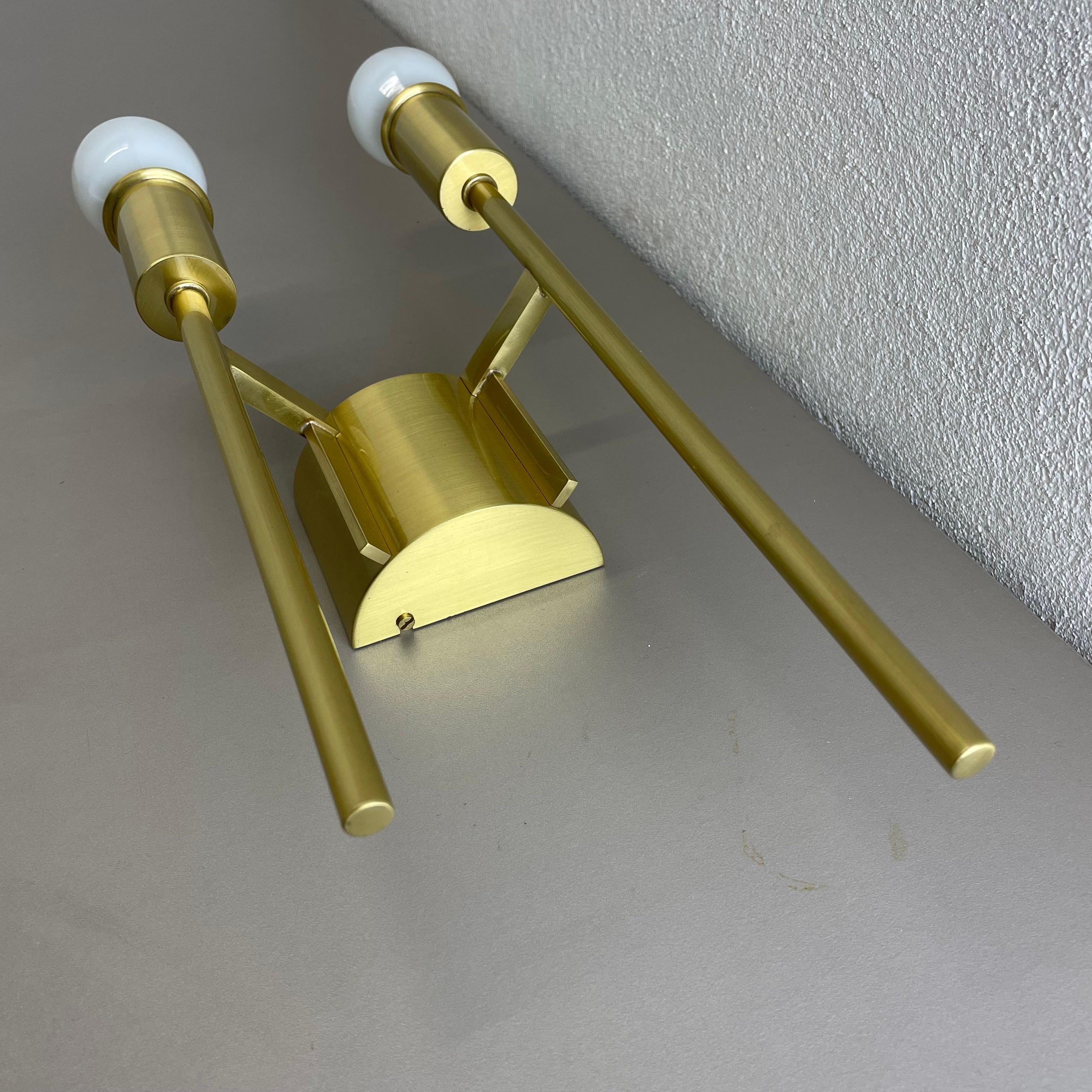 Ensemble de 2 appliques murales italiennes de style Stilnovo en laiton, Italie, 1970 en vente 8