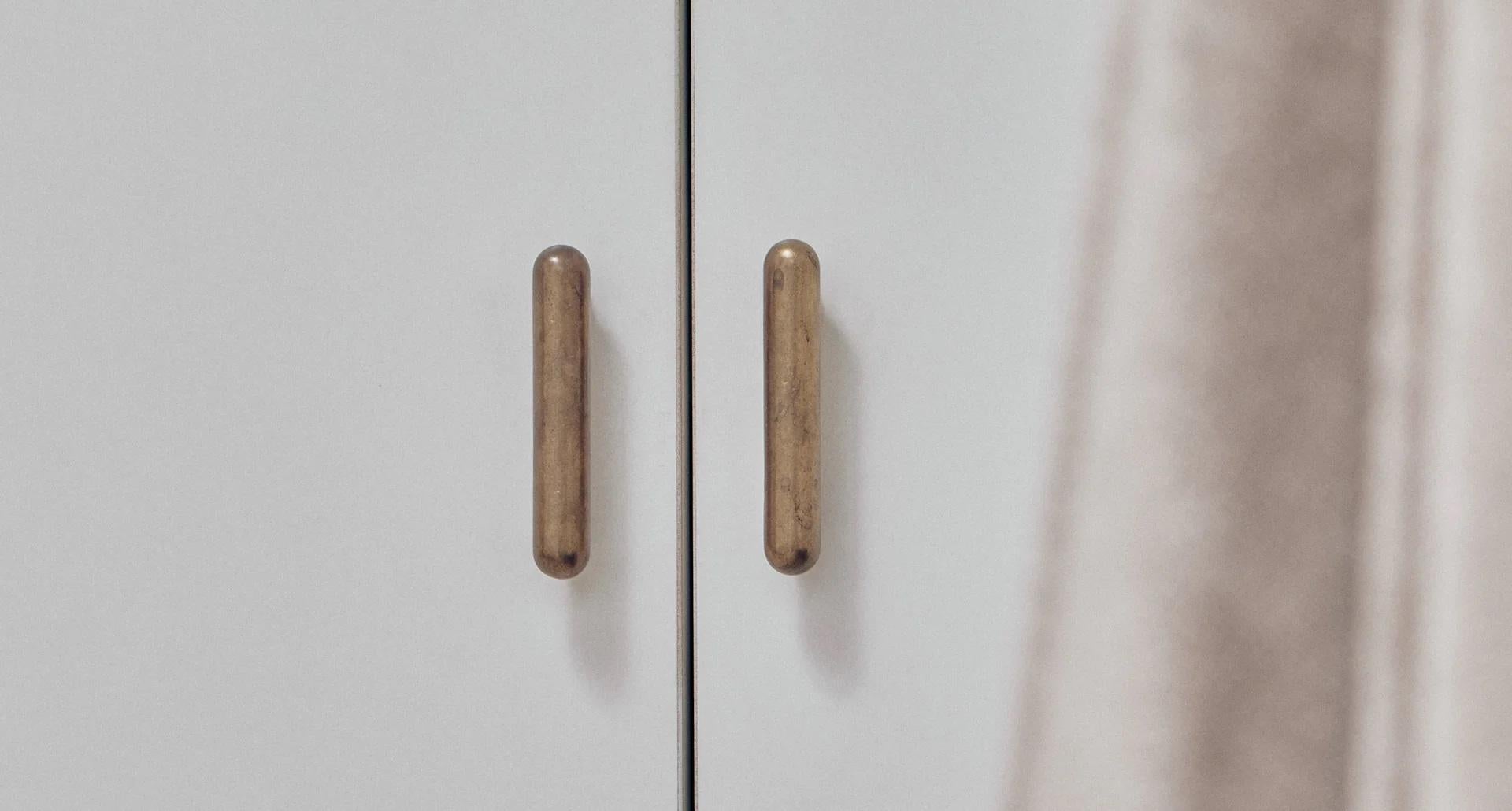Juego de 2 tiradores contemporáneos de latón dorado PSL de Henry Wilson Moderno en venta