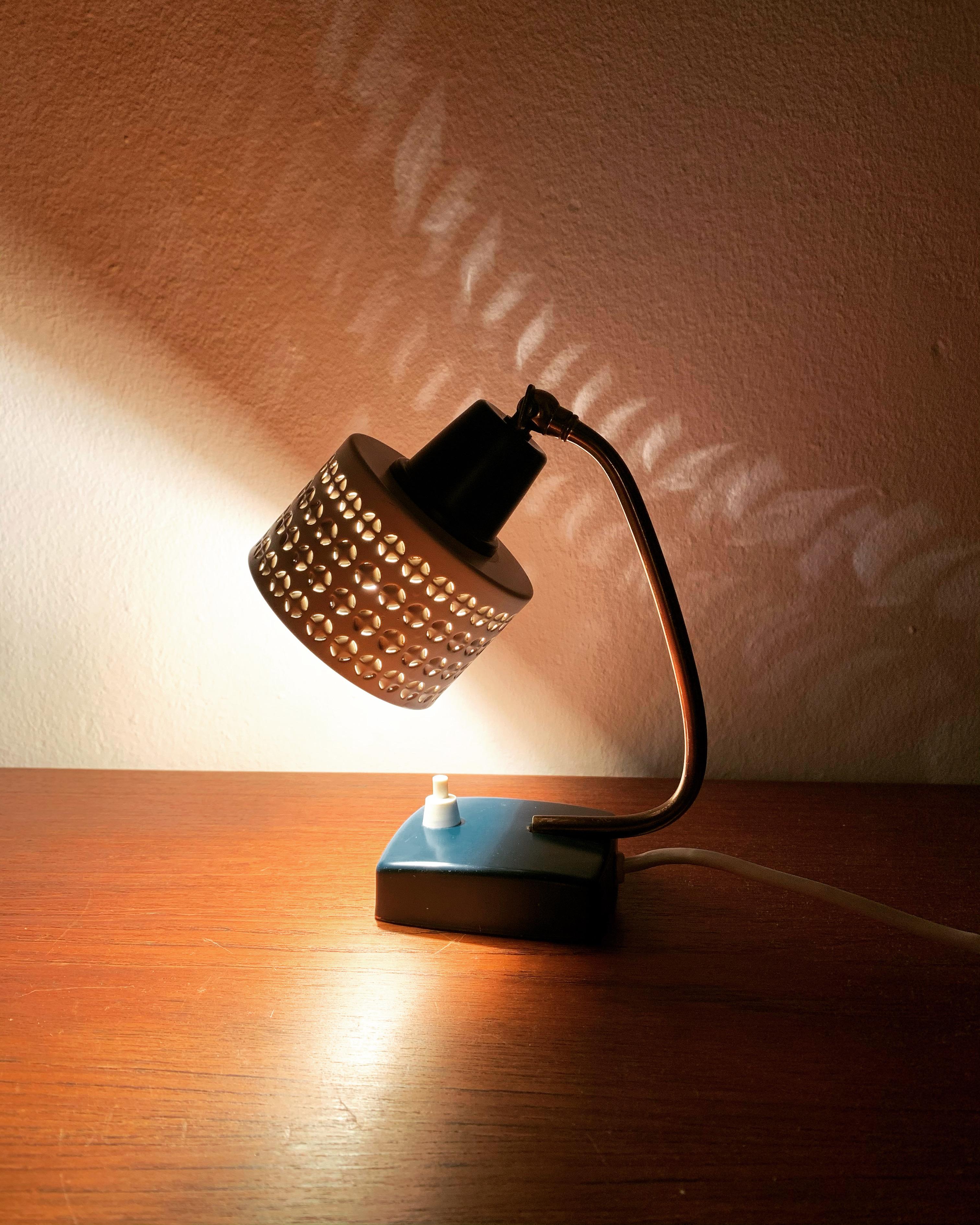 Lot de 2 lampes de table en laiton en vente 4