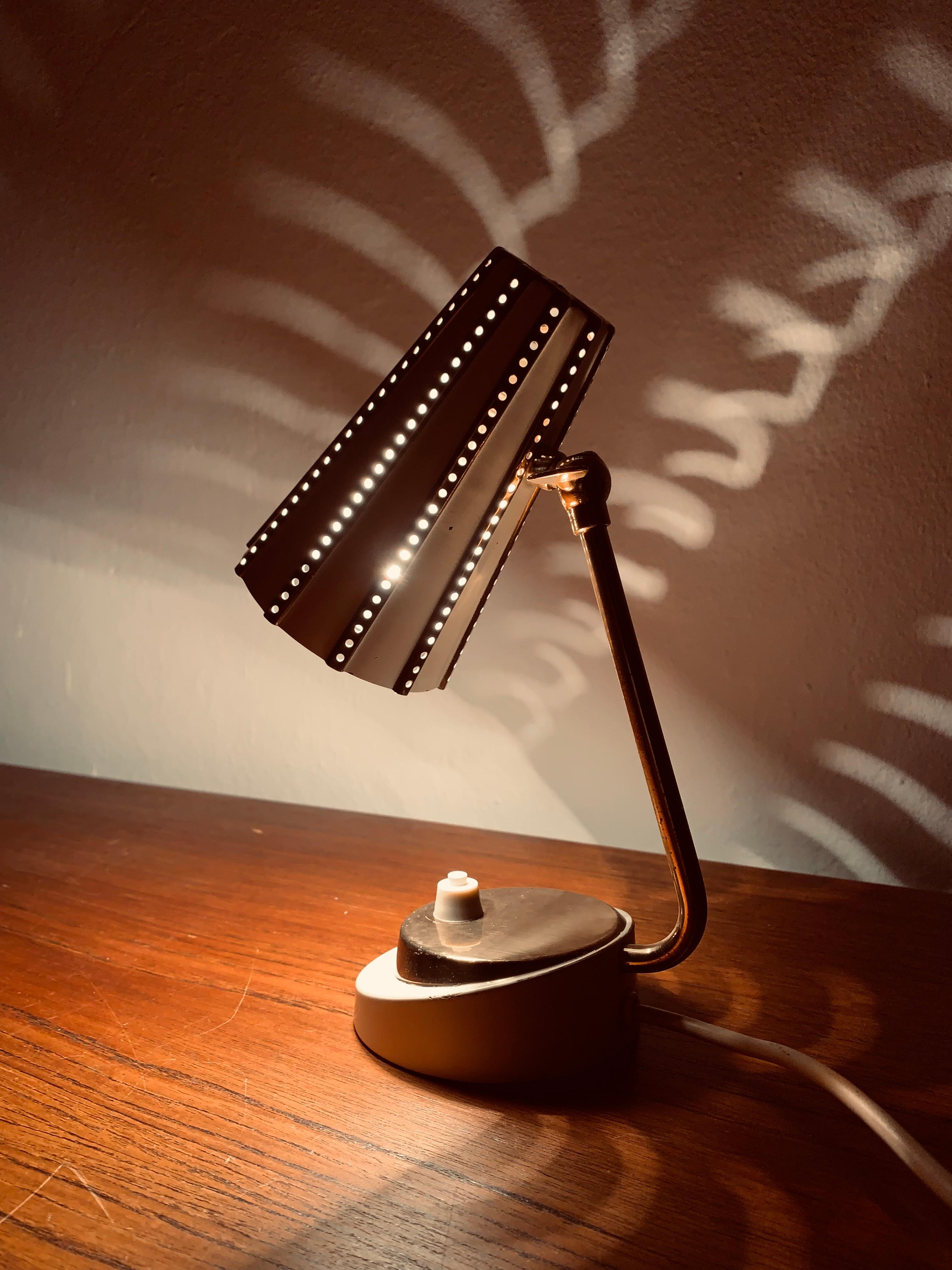 Lot de 2 lampes de table en laiton en vente 2