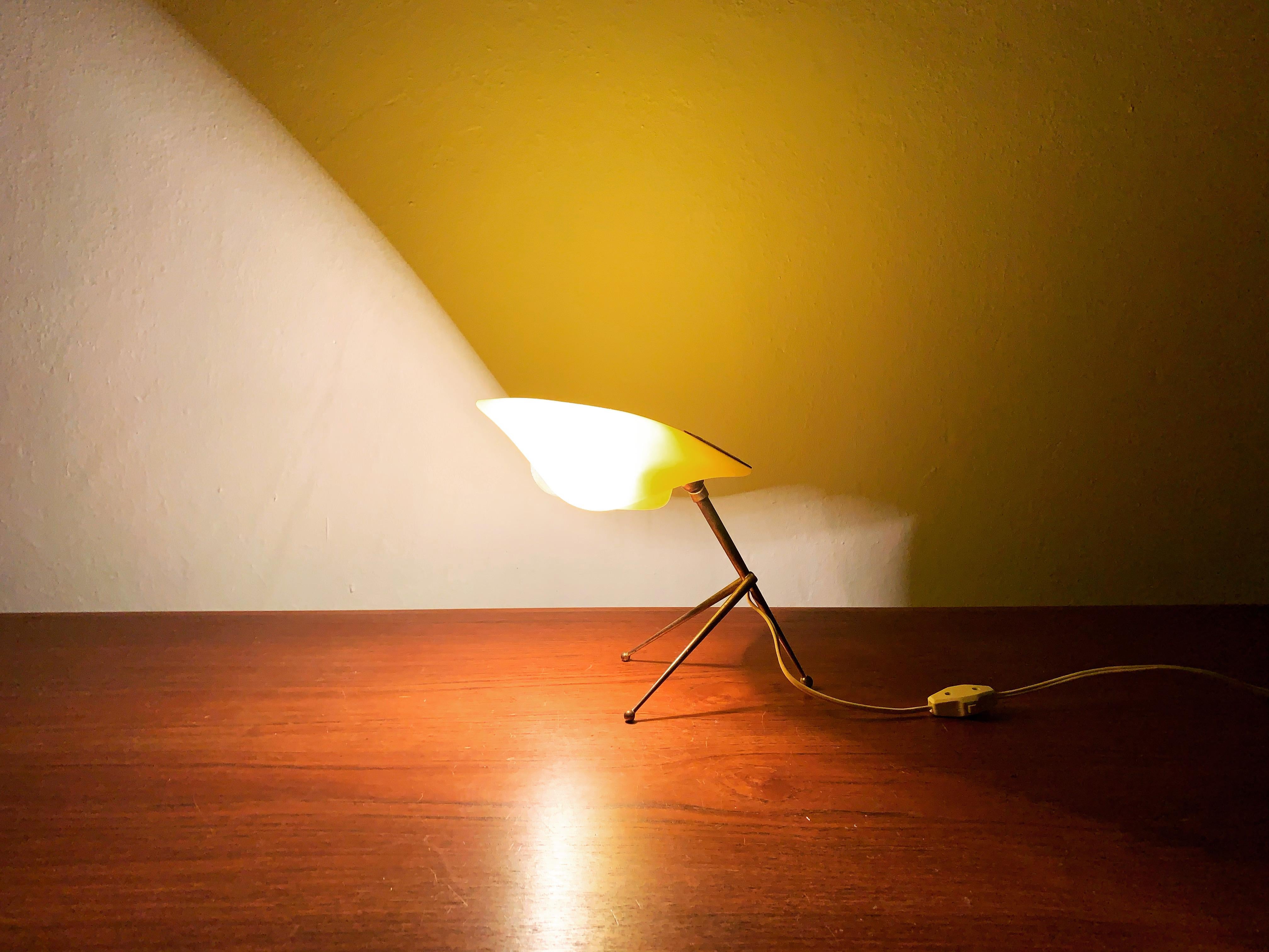 Lot de 2 lampes de table en laiton en vente 2