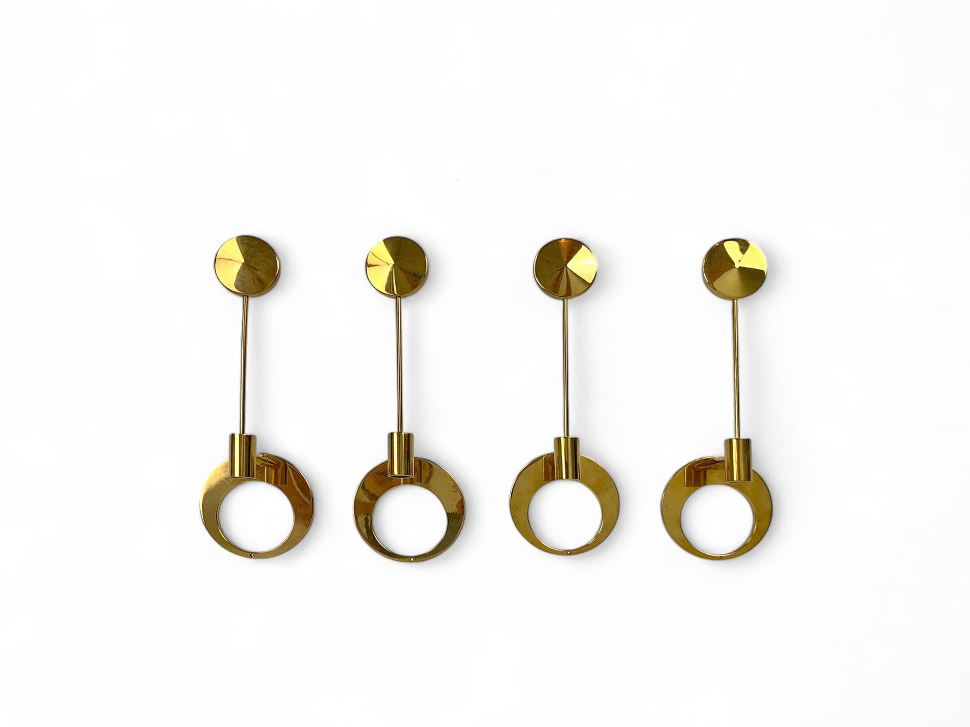 Set of 2 Brass Wall Mounted candleholders by Arthur Pe Pettersson Kolbäck Sweden In Good Condition For Sale In Vorst, BE
