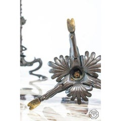 Ensemble de 2 bougeoirs en bronze par Victor Paillard