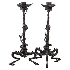 Ensemble de 2 bougeoirs en bronze par Victor Paillard
