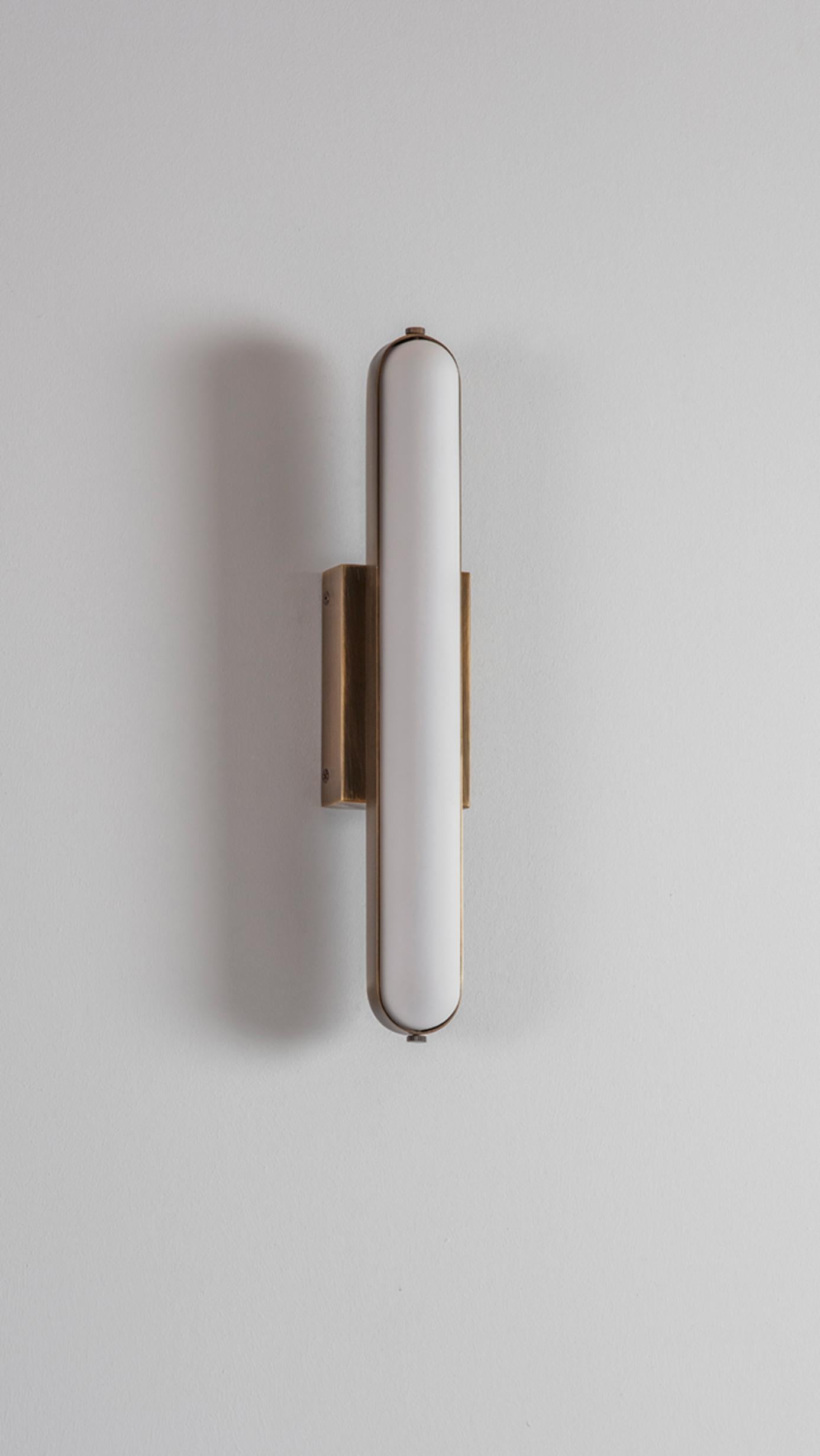 XXIe siècle et contemporain Ensemble de 2 lampes murales en bronze pour stade par Square in Circle en vente