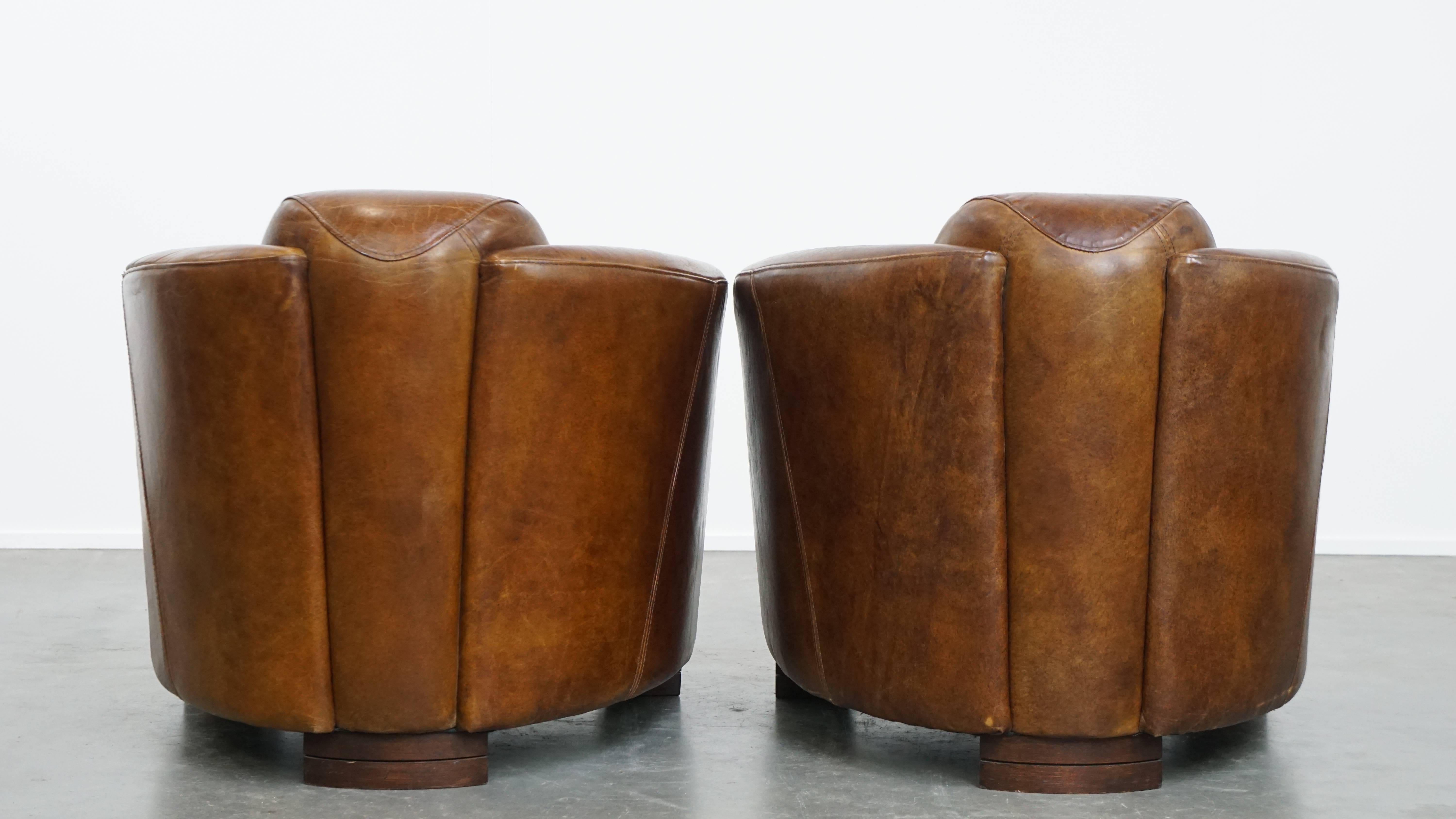 Classical Roman Set of 2 brown cowhide leather Aviator design armchairs For Sale