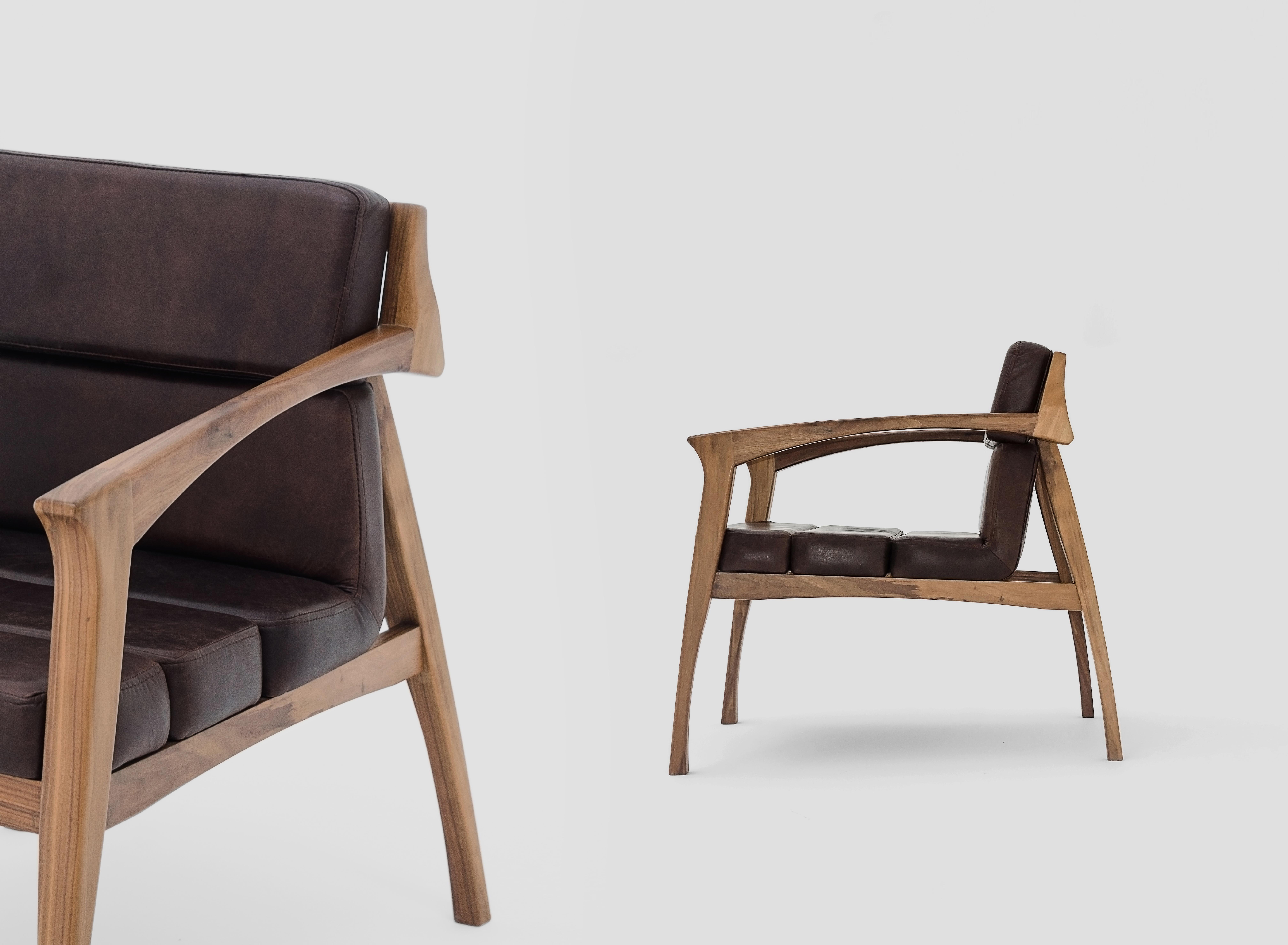 XXIe siècle et contemporain Ensemble de 2 fauteuils Helmut marron par Arturo Verástegui en vente