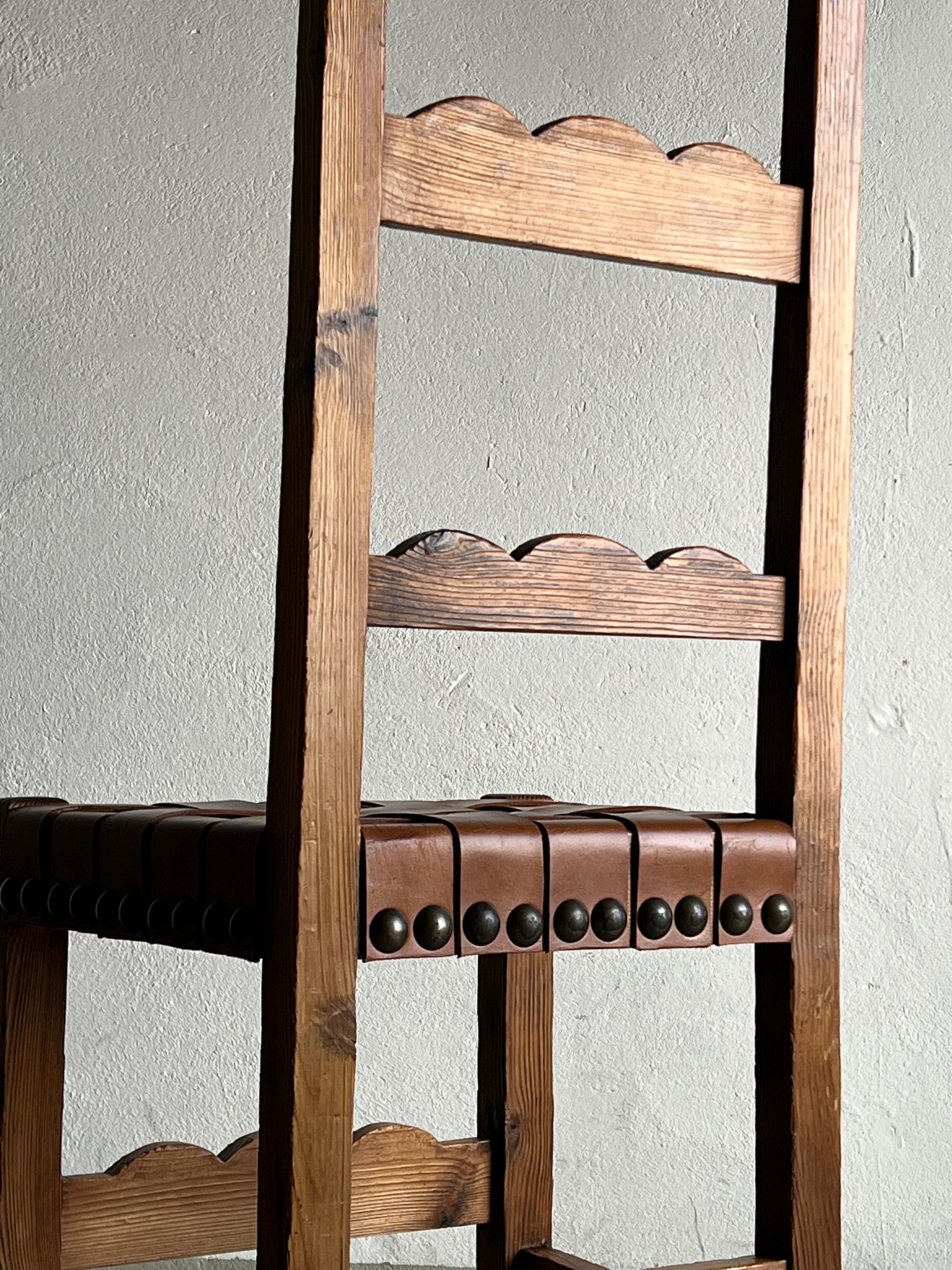 Set of 2 Brutalist Carved Wood Dining Chairs with Leather Seat Netherlands 1970s For Sale 4