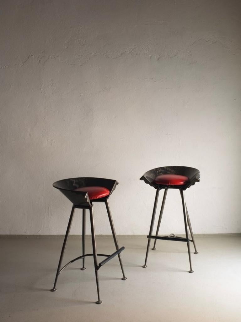 Italian Set of 2 Brutalist Cast Metal Red Bar Stools Italy, 1980s For Sale