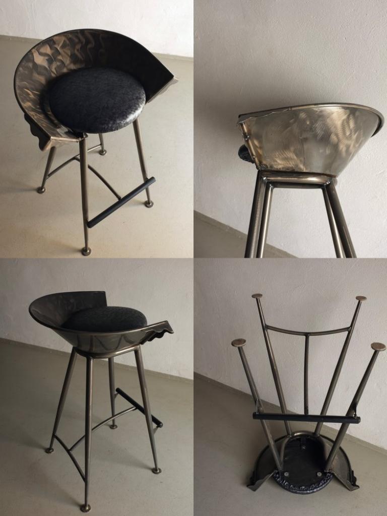 Set of 2 Brutalist Cast Metal Red Bar Stools Italy, 1980s In Good Condition For Sale In Rīga, LV