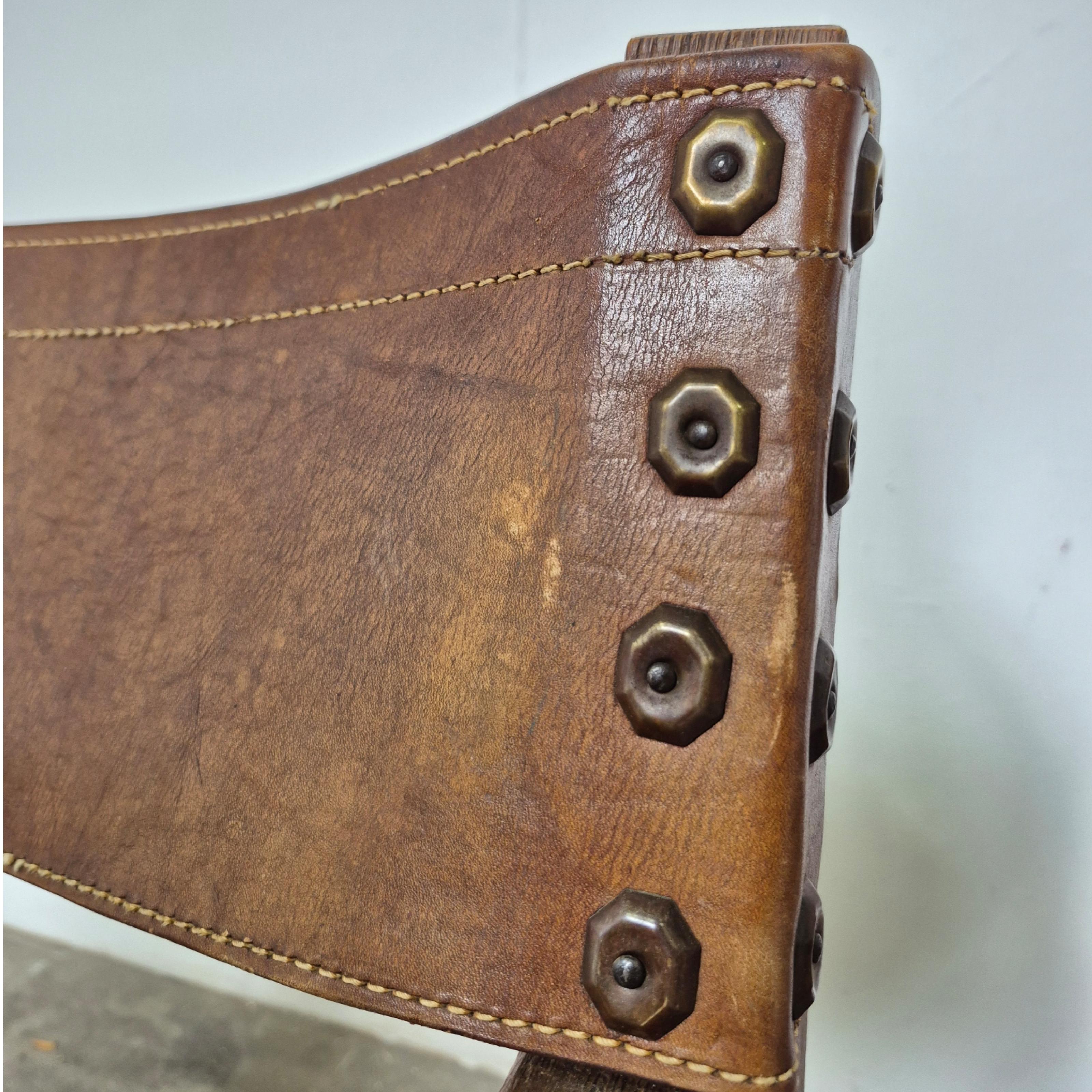 Set di 2 sedie brutaliste in pelle e pino di BIOSCA, Spagna, anni '50 in vendita 3