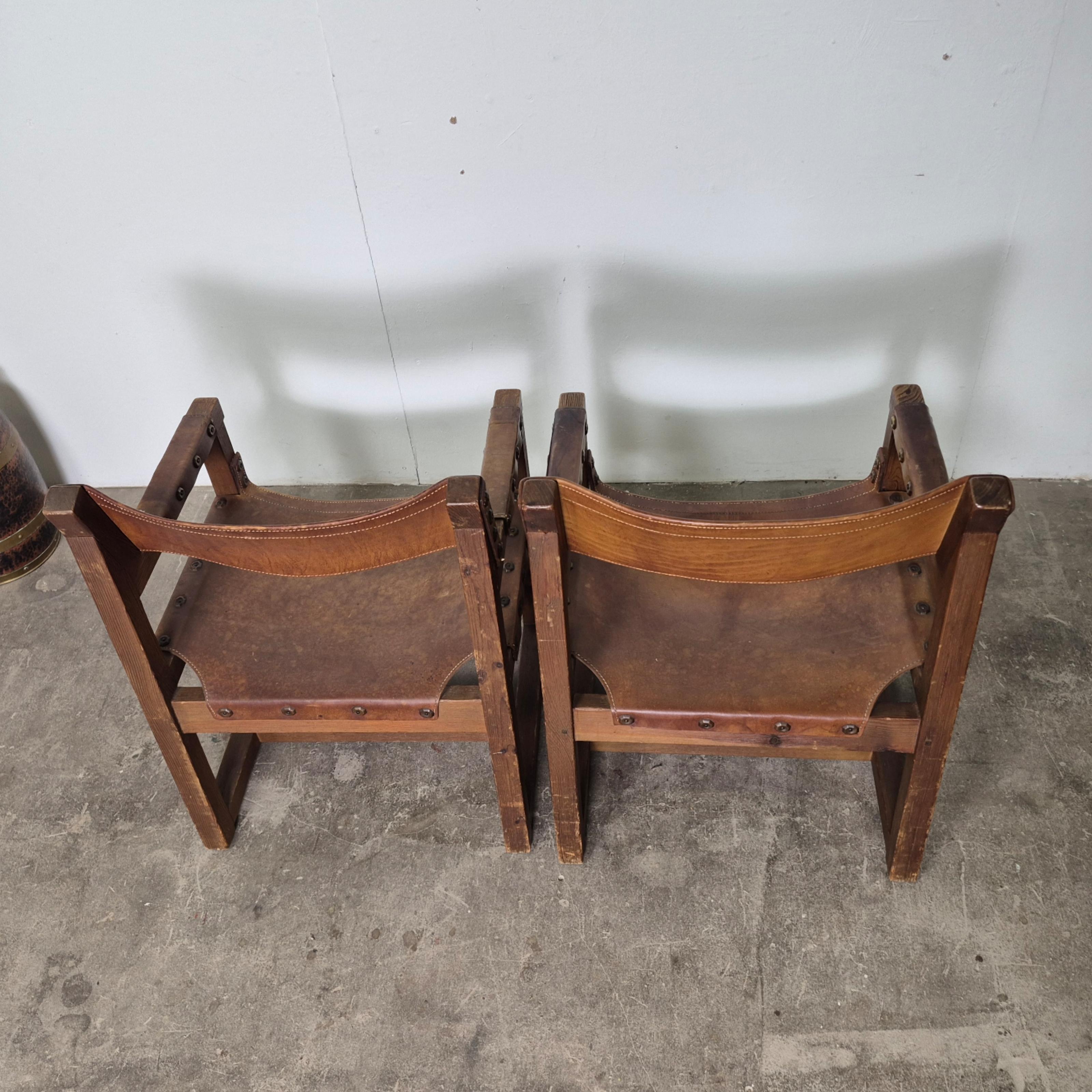 Set di 2 sedie brutaliste in pelle e pino di BIOSCA, Spagna, anni '50 in vendita 5